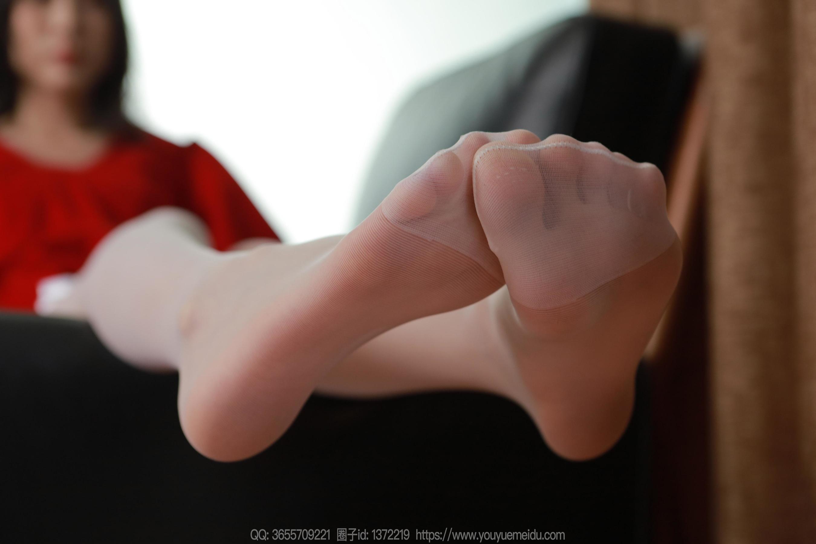 IESS异思趣向 - 模特： 团团 《白丝蝴蝶结》/(92P)