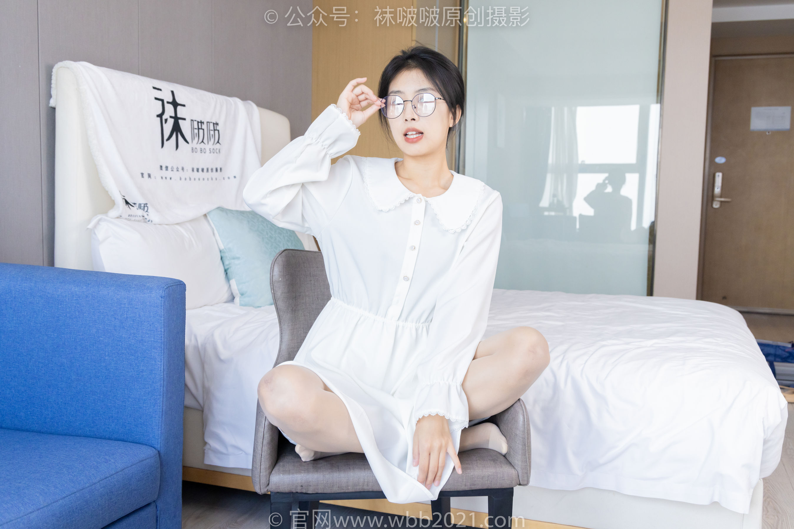 BoBoSocks袜啵啵 No.494 奶油 - 帆布鞋、薄肉丝、薄肉丝踩小蛋糕剧情/(160P)