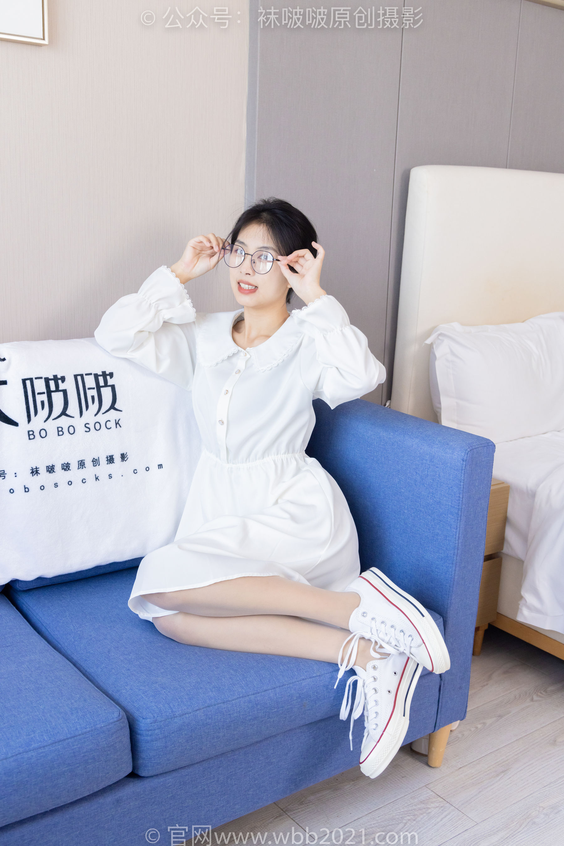 BoBoSocks袜啵啵 No.494 奶油 - 帆布鞋、薄肉丝、薄肉丝踩小蛋糕剧情/(160P)