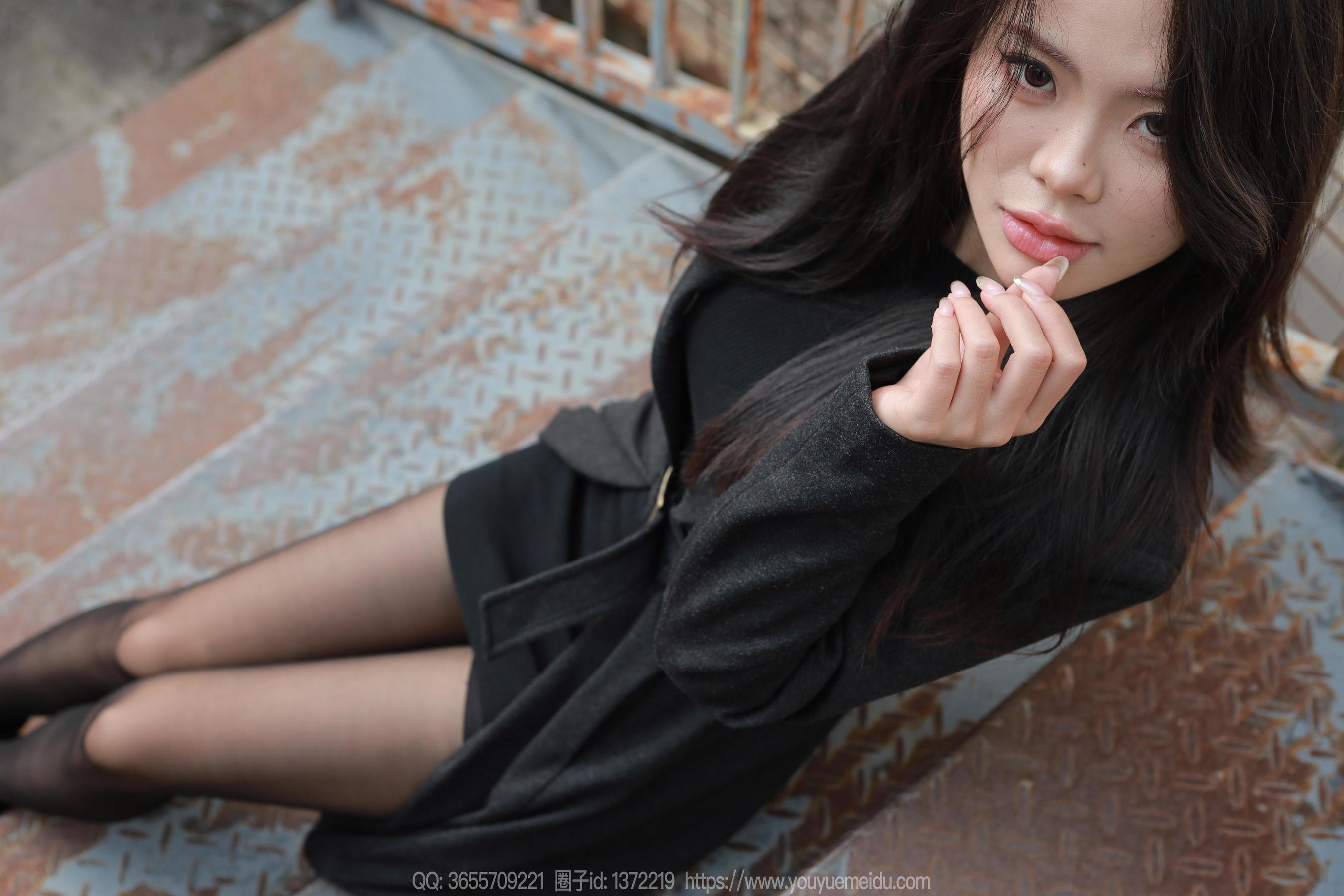 IESS异思趣向 - 模特： 兔兔 《黑丝女人》/(87P)