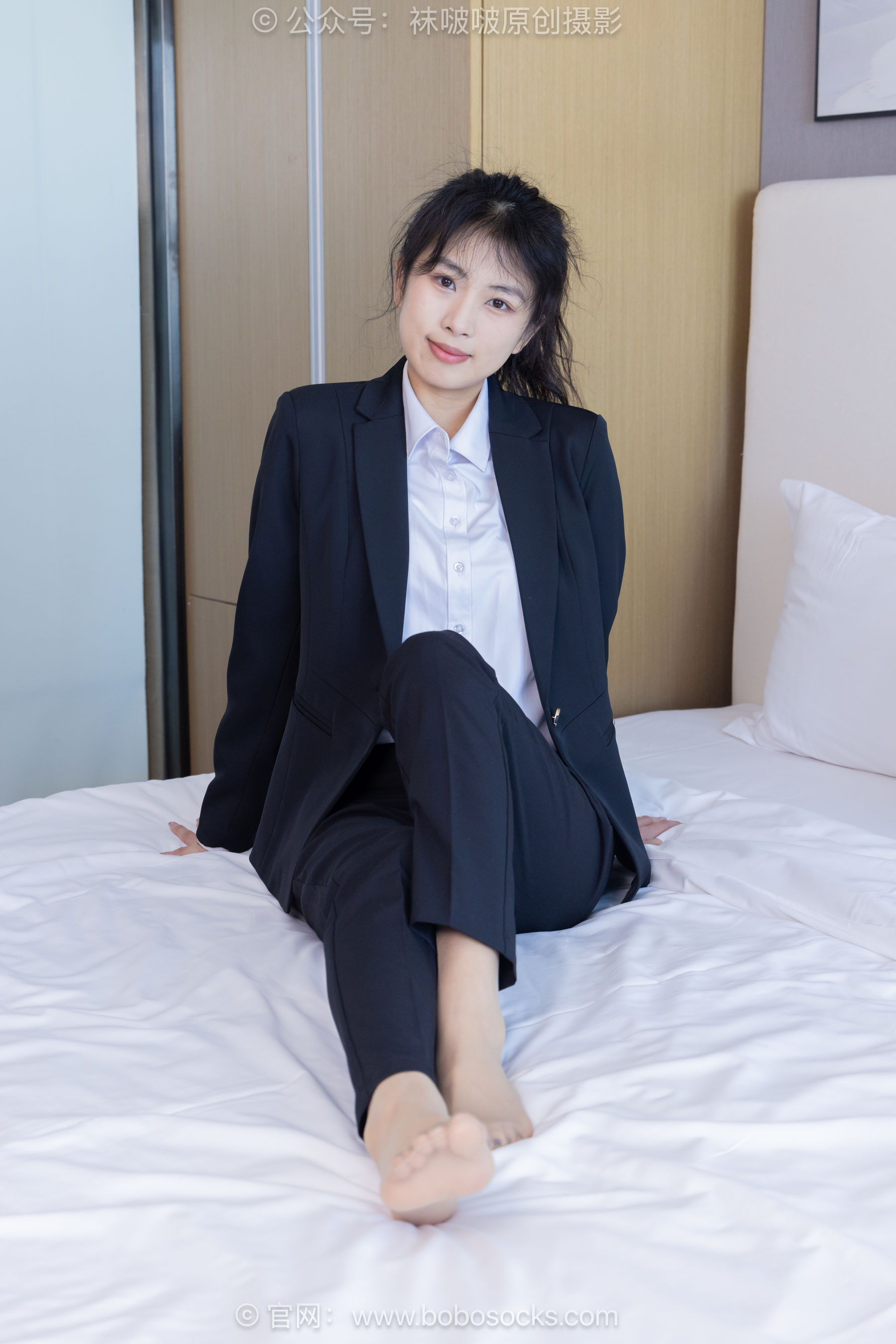 BoBoSocks袜啵啵 No.489 奶油 两双高跟鞋、薄肉丝、ol制服裤里丝、黑色美甲/(151P)