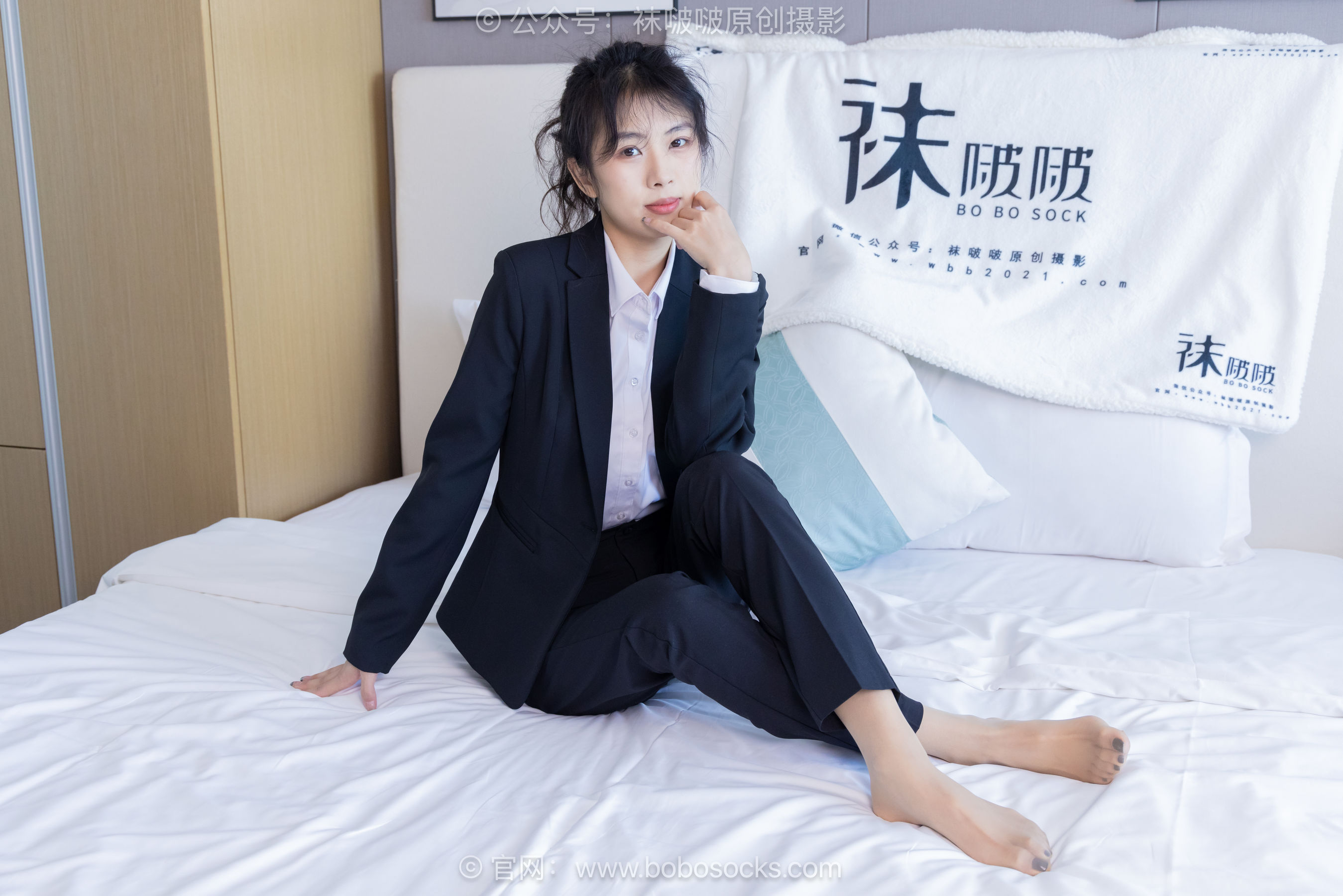 BoBoSocks袜啵啵 No.489 奶油 两双高跟鞋、薄肉丝、ol制服裤里丝、黑色美甲/(151P)