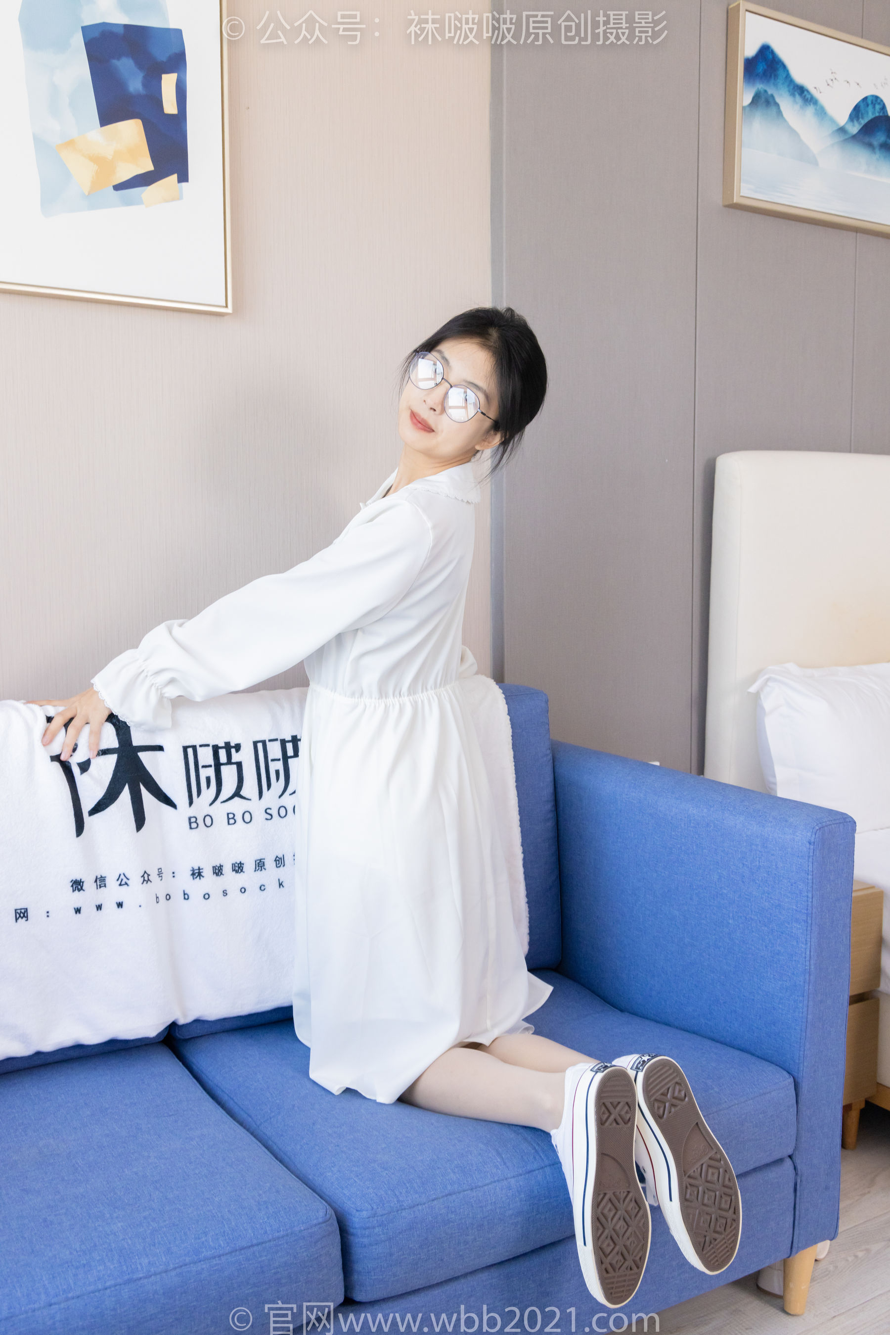 BoBoSocks袜啵啵 No.494 奶油 - 帆布鞋、薄肉丝、薄肉丝踩小蛋糕剧情/(160P)