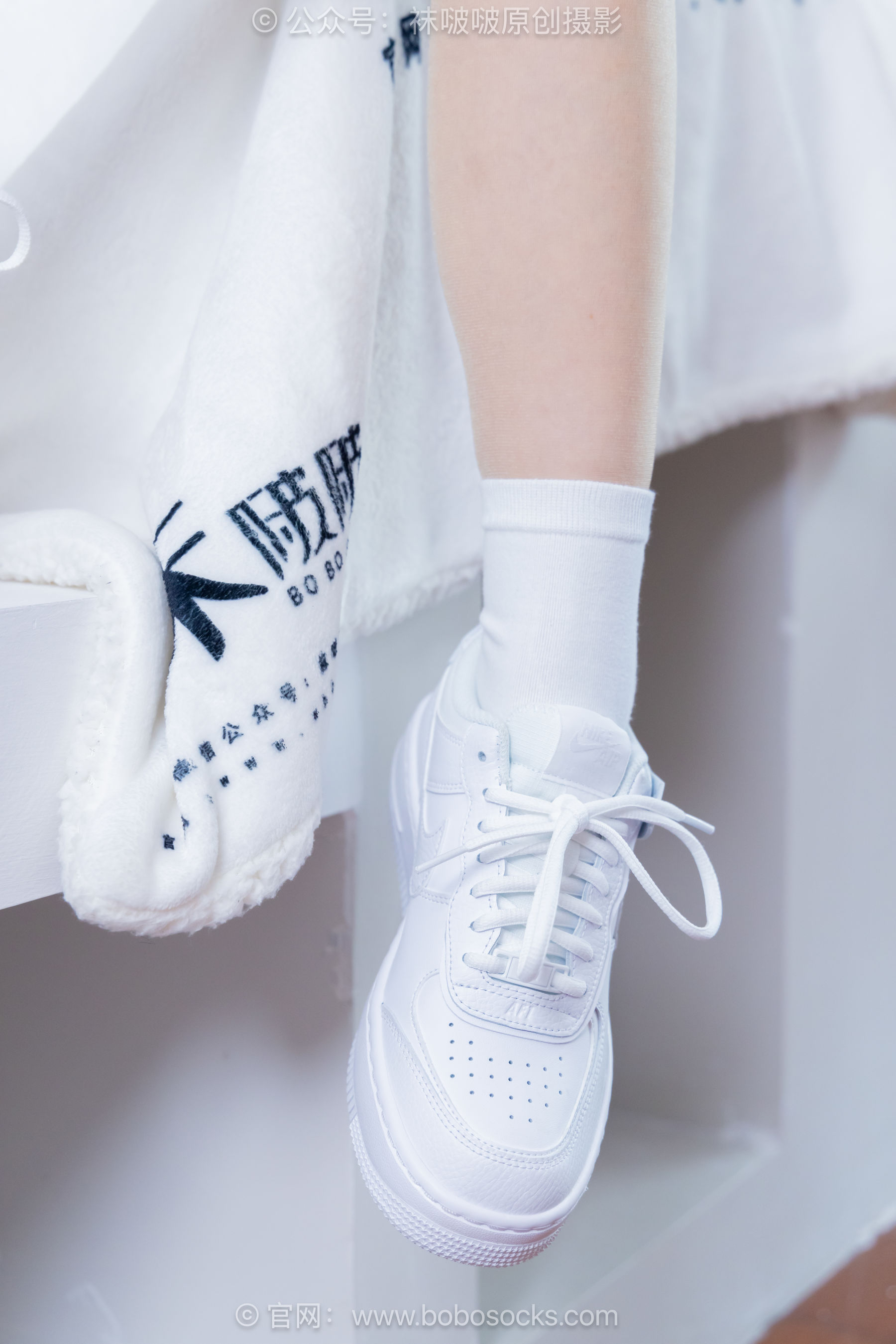 BoBoSocks袜啵啵 No.488 甜甜圈 板鞋、白棉袜、薄肉丝/(146P)
