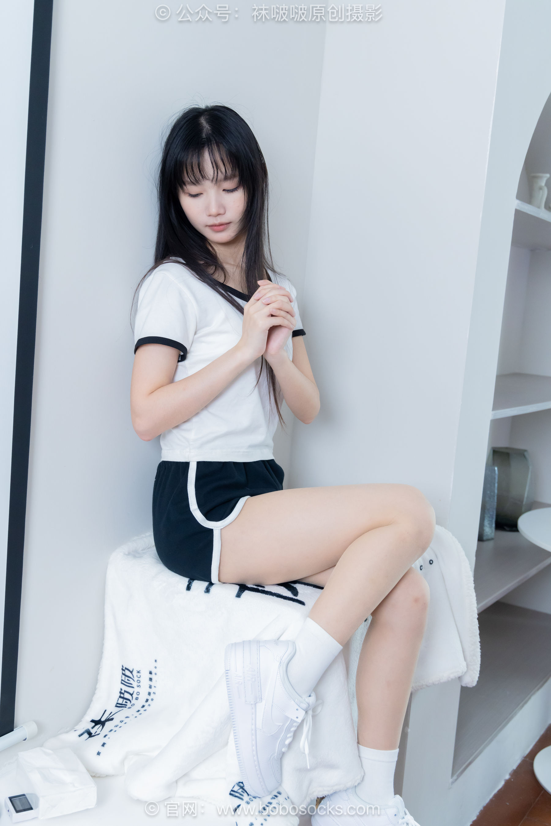 BoBoSocks袜啵啵 No.488 甜甜圈 板鞋、白棉袜、薄肉丝/(146P)