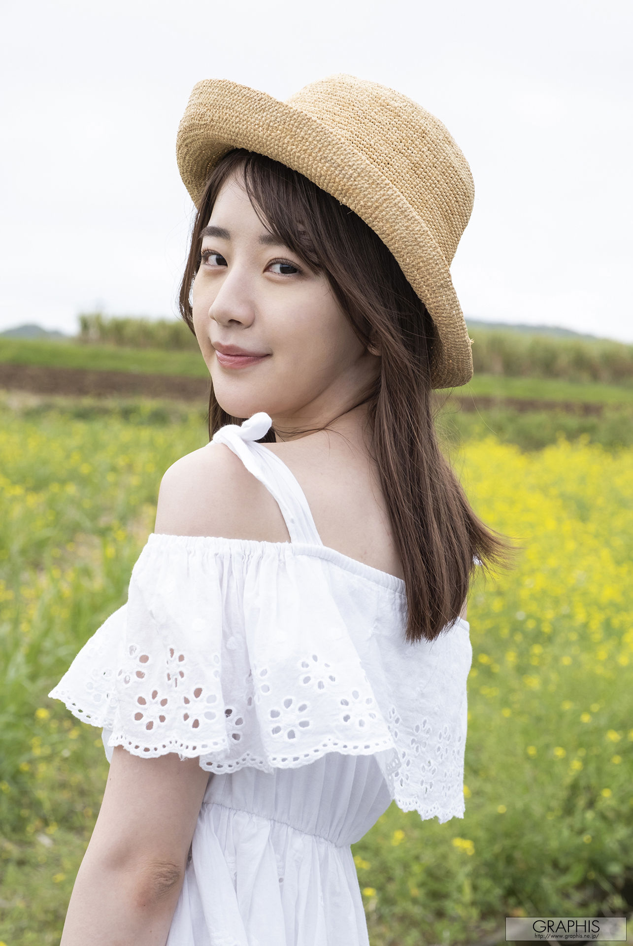 [Graphis Gals] NO.554 Mirei Uno 宇野みれい Curvaceous!/(63P)