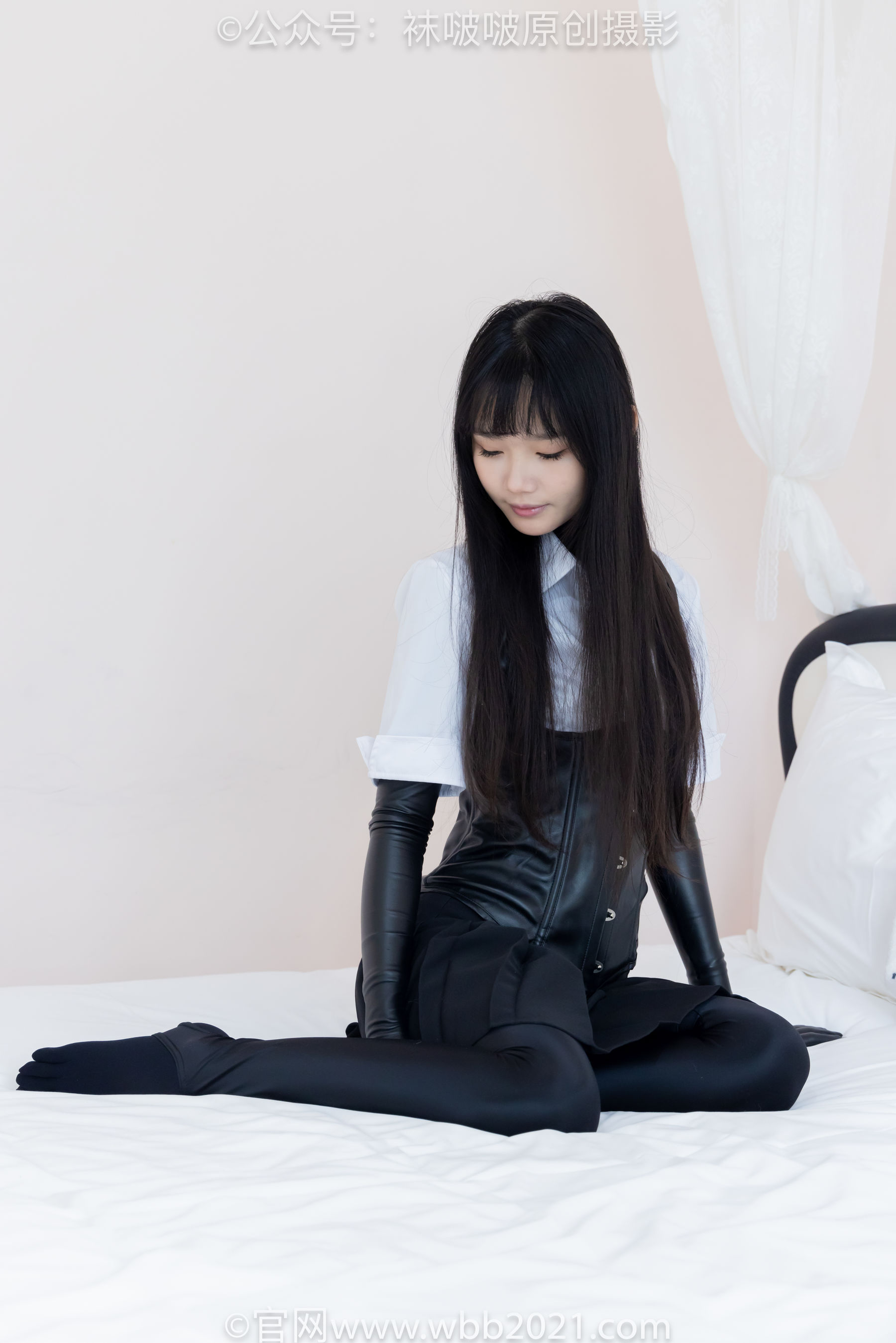 BoBoSocks袜啵啵 No.499 甜甜圈 - 高跟长靴、踩脚裤、厚黑丝五指袜、黑皮手套、裤里丝/(144P)