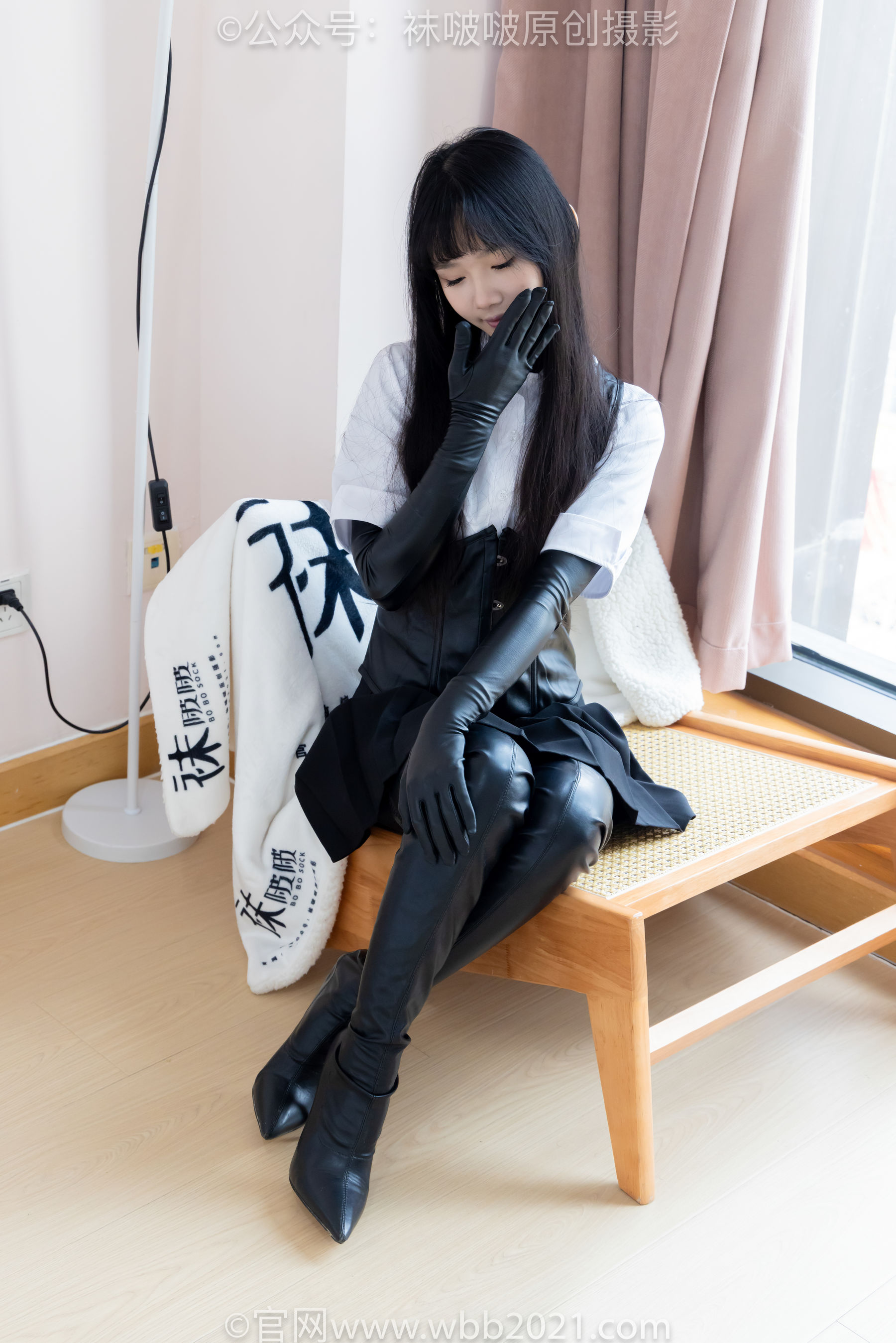 BoBoSocks袜啵啵 No.499 甜甜圈 - 高跟长靴、踩脚裤、厚黑丝五指袜、黑皮手套、裤里丝/(144P)