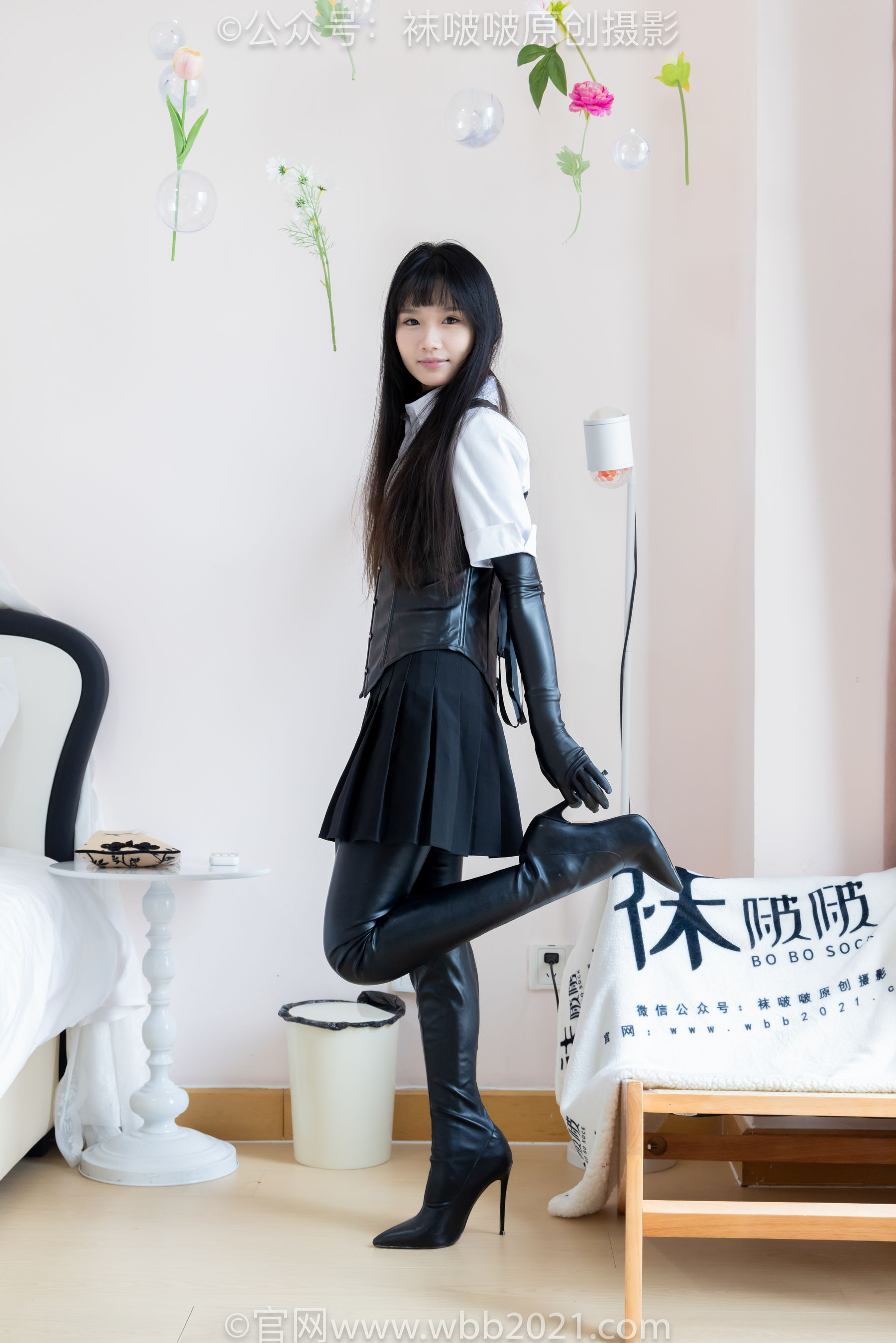 BoBoSocks袜啵啵 No.499 甜甜圈 - 高跟长靴、踩脚裤、厚黑丝五指袜、黑皮手套、裤里丝/(144P)