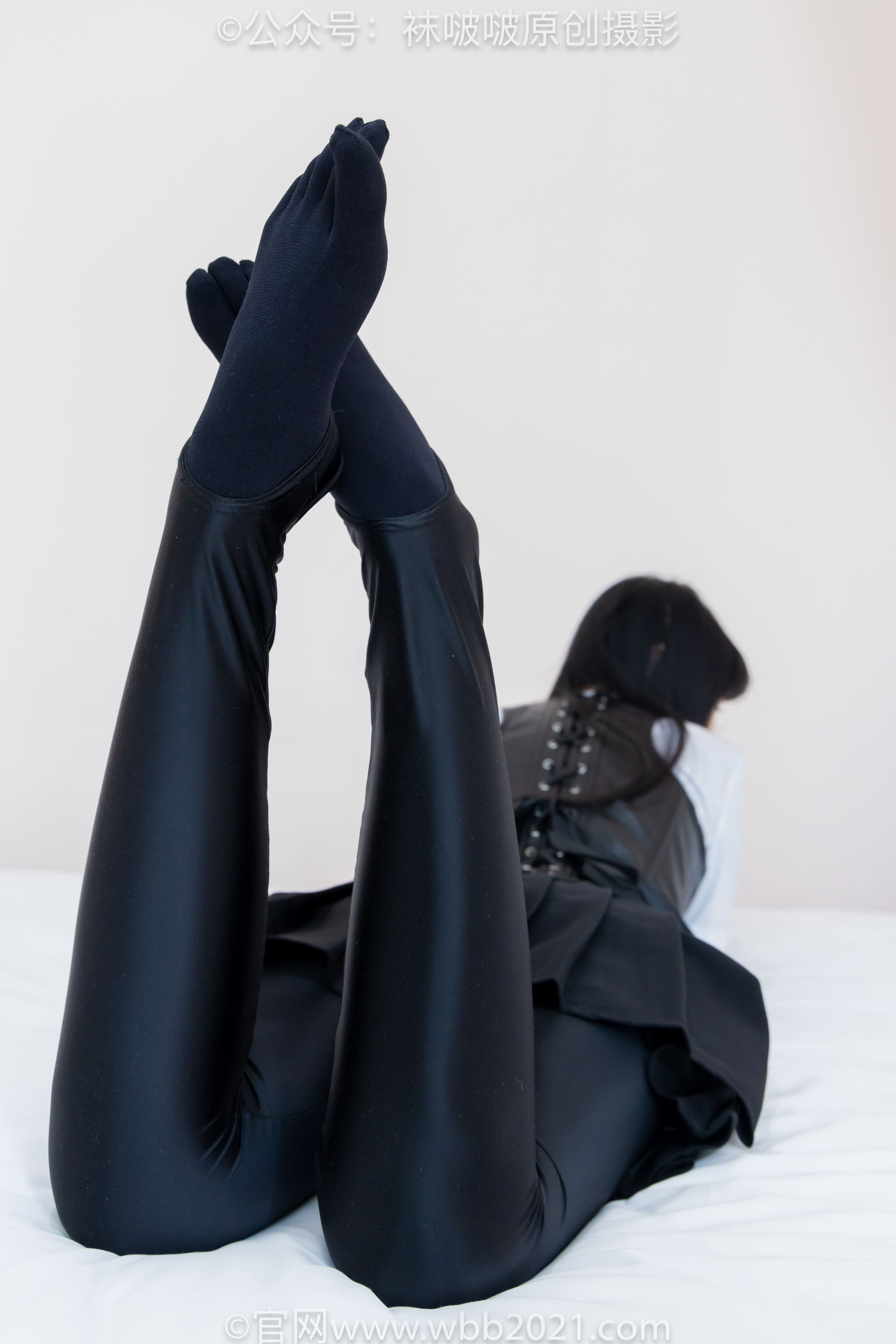BoBoSocks袜啵啵 No.499 甜甜圈 - 高跟长靴、踩脚裤、厚黑丝五指袜、黑皮手套、裤里丝/(144P)