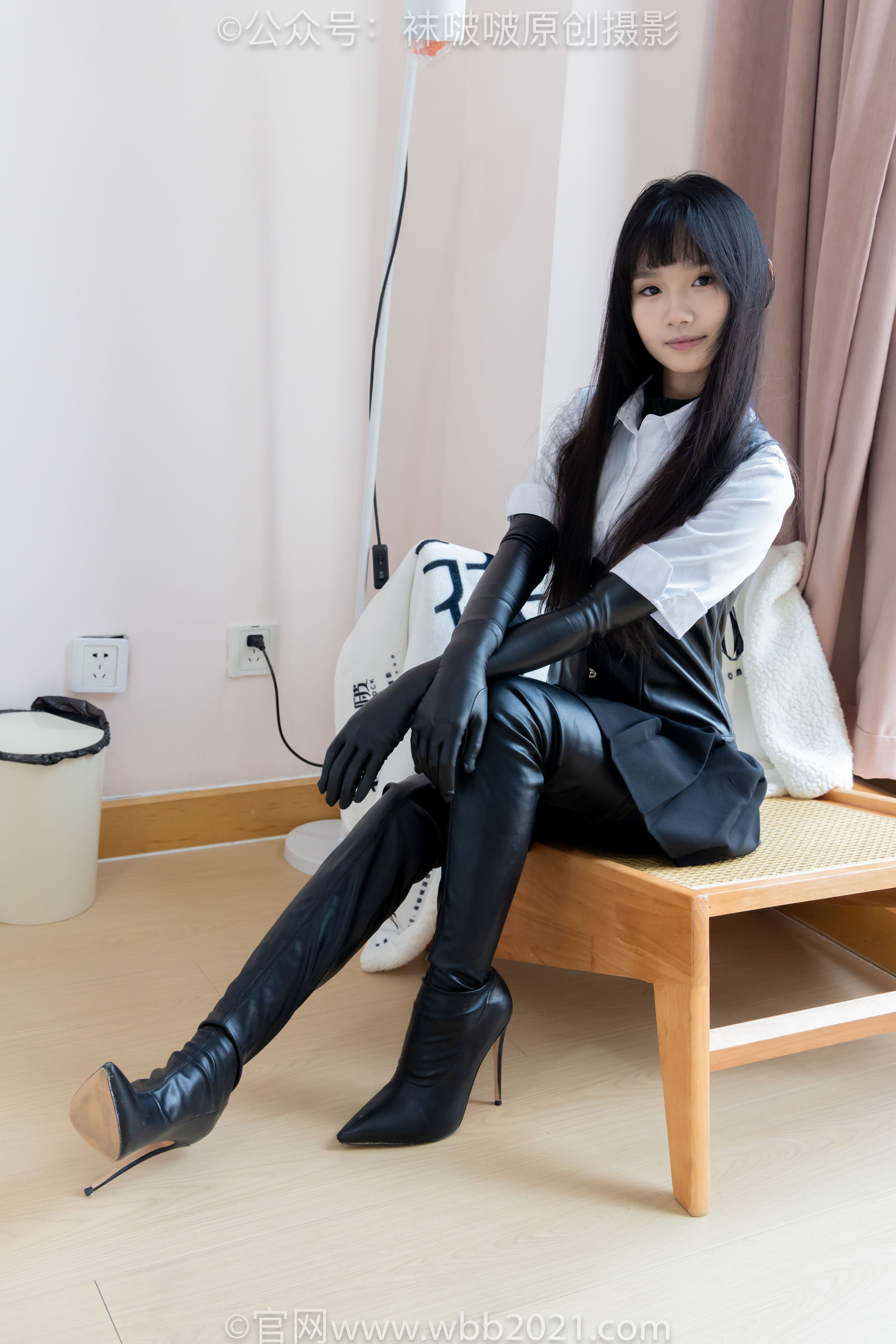 BoBoSocks袜啵啵 No.499 甜甜圈 - 高跟长靴、踩脚裤、厚黑丝五指袜、黑皮手套、裤里丝/(144P)