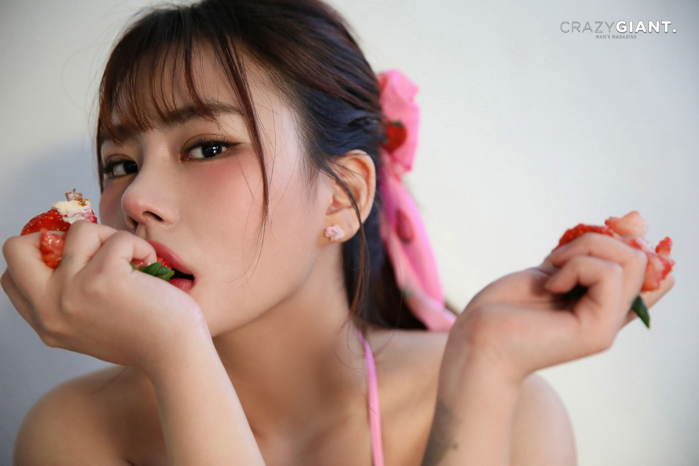 [CRAZY GIANT] BANI - Strawberry Vibes/(77P)