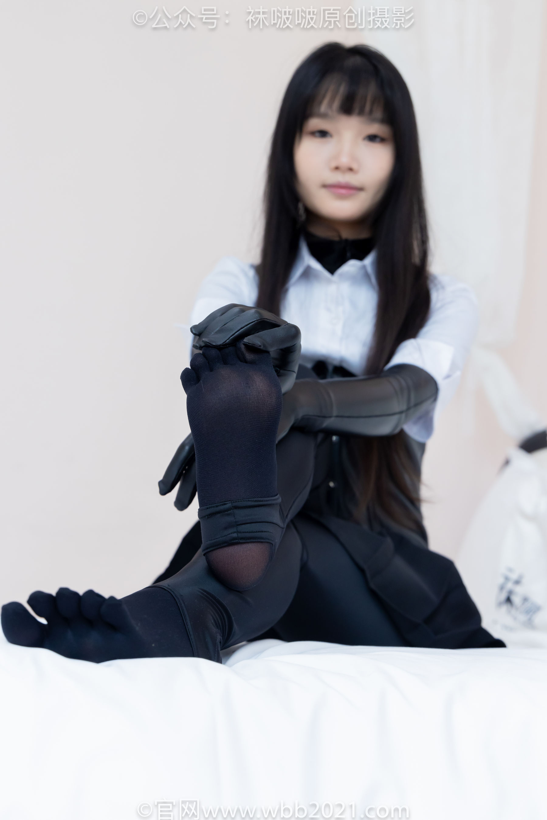 BoBoSocks袜啵啵 No.499 甜甜圈 - 高跟长靴、踩脚裤、厚黑丝五指袜、黑皮手套、裤里丝/(144P)