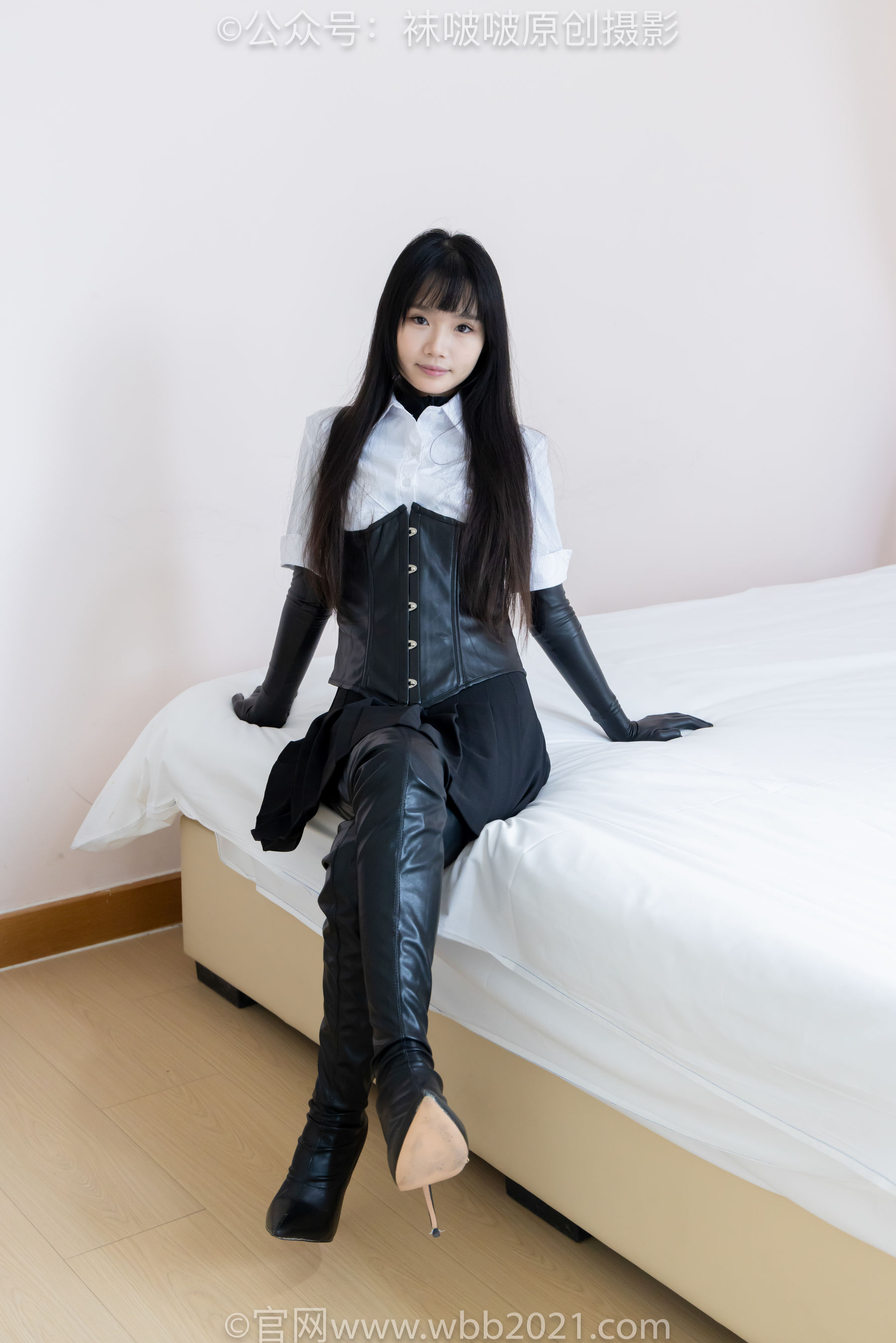 BoBoSocks袜啵啵 No.499 甜甜圈 - 高跟长靴、踩脚裤、厚黑丝五指袜、黑皮手套、裤里丝/(144P)