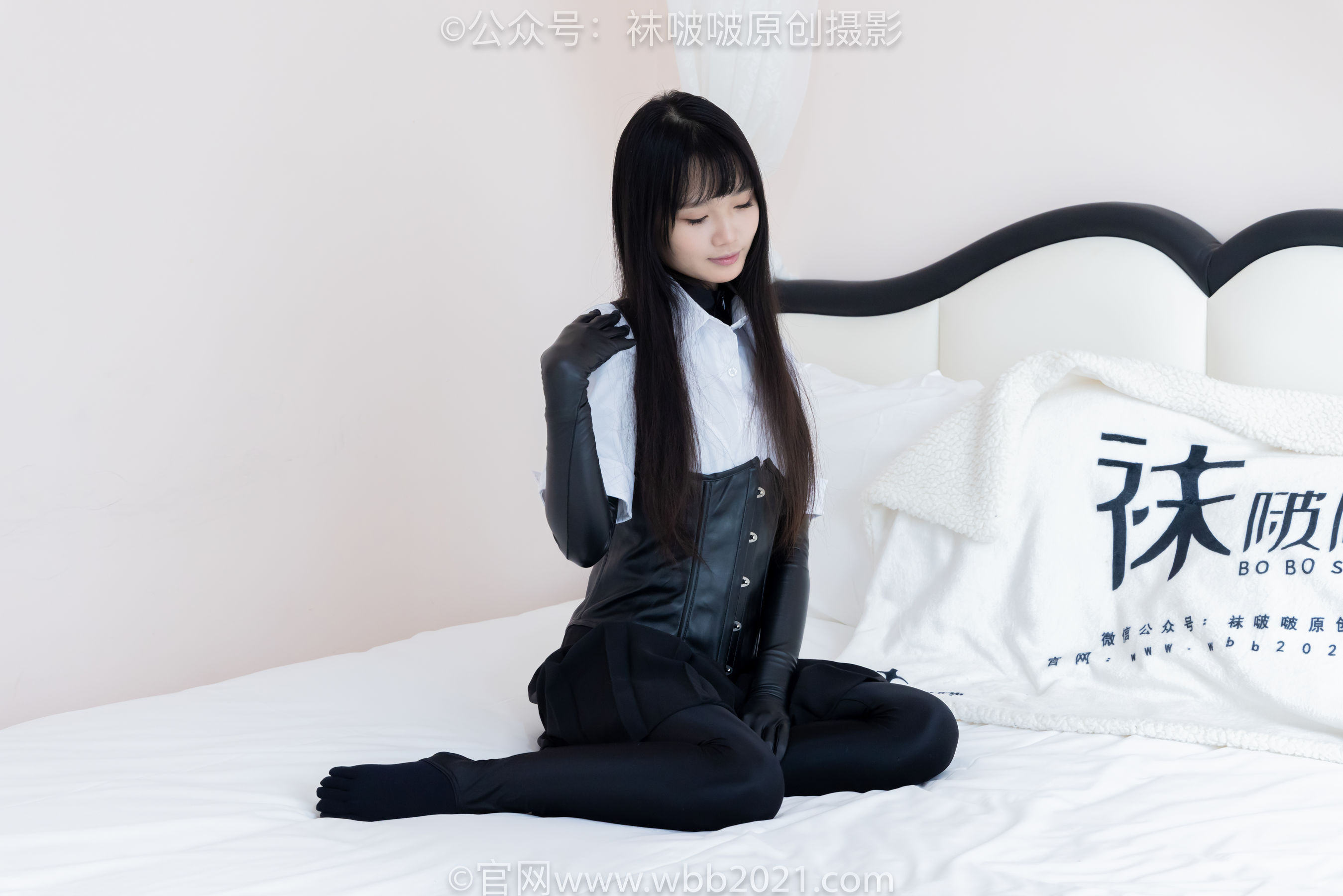 BoBoSocks袜啵啵 No.499 甜甜圈 - 高跟长靴、踩脚裤、厚黑丝五指袜、黑皮手套、裤里丝/(144P)