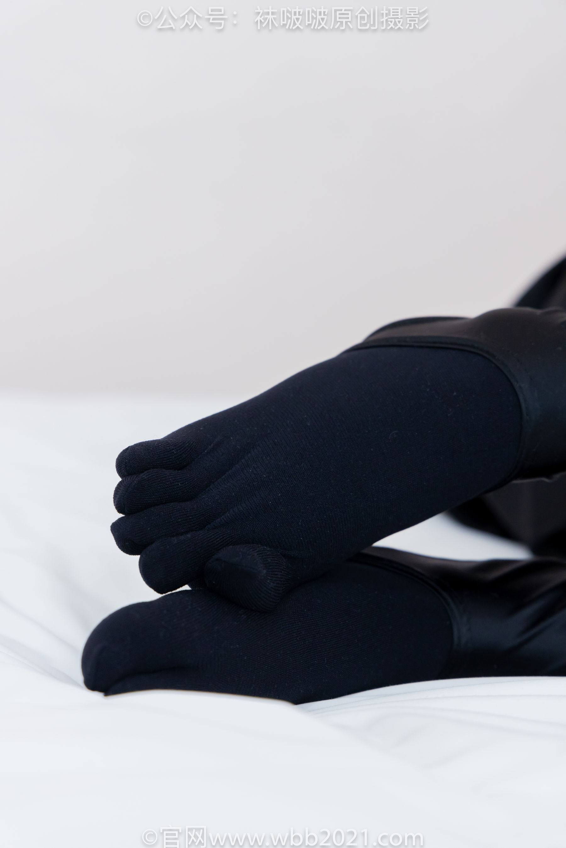BoBoSocks袜啵啵 No.499 甜甜圈 - 高跟长靴、踩脚裤、厚黑丝五指袜、黑皮手套、裤里丝/(144P)
