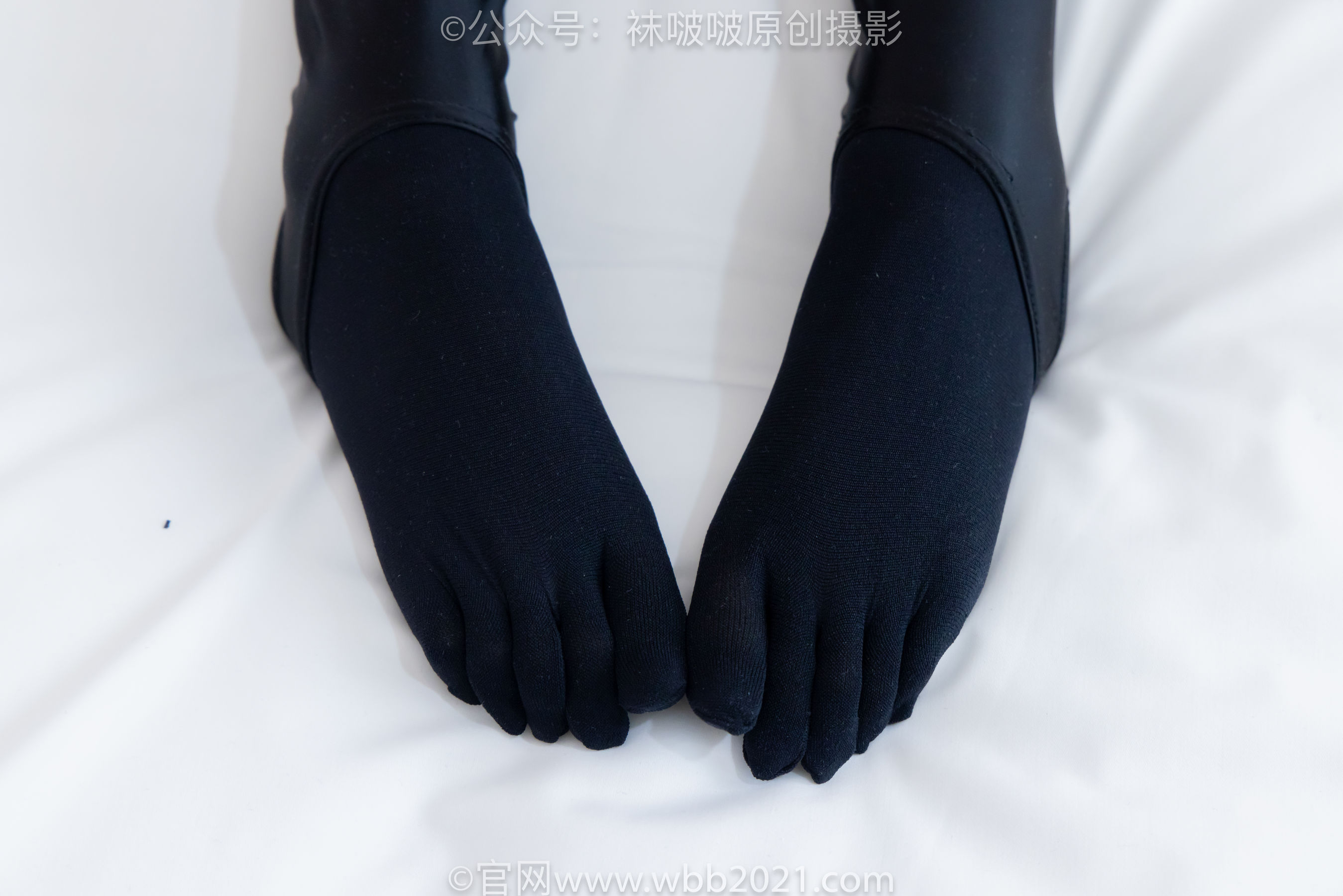 BoBoSocks袜啵啵 No.499 甜甜圈 - 高跟长靴、踩脚裤、厚黑丝五指袜、黑皮手套、裤里丝/(144P)