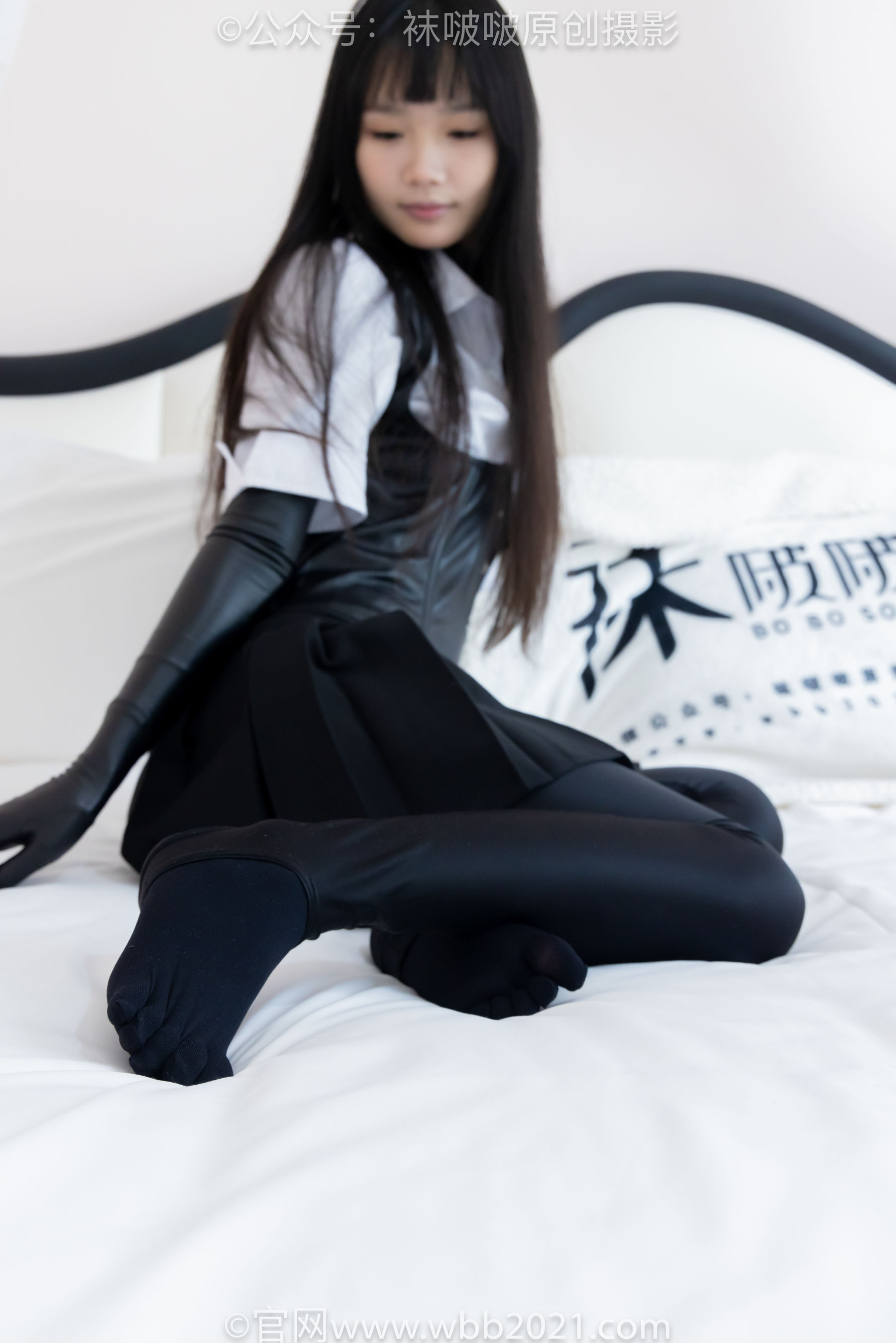 BoBoSocks袜啵啵 No.499 甜甜圈 - 高跟长靴、踩脚裤、厚黑丝五指袜、黑皮手套、裤里丝/(144P)