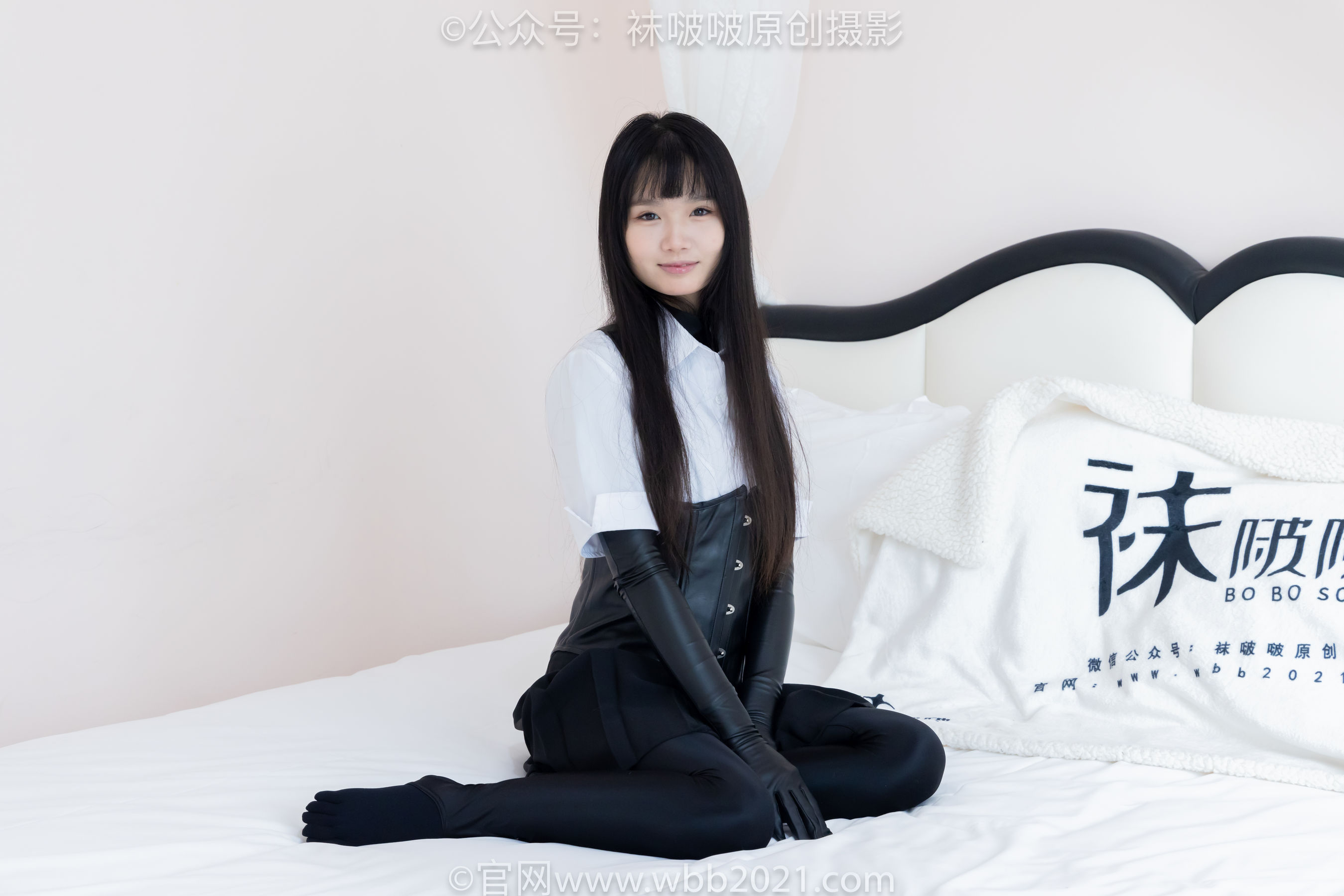 BoBoSocks袜啵啵 No.499 甜甜圈 - 高跟长靴、踩脚裤、厚黑丝五指袜、黑皮手套、裤里丝/(144P)