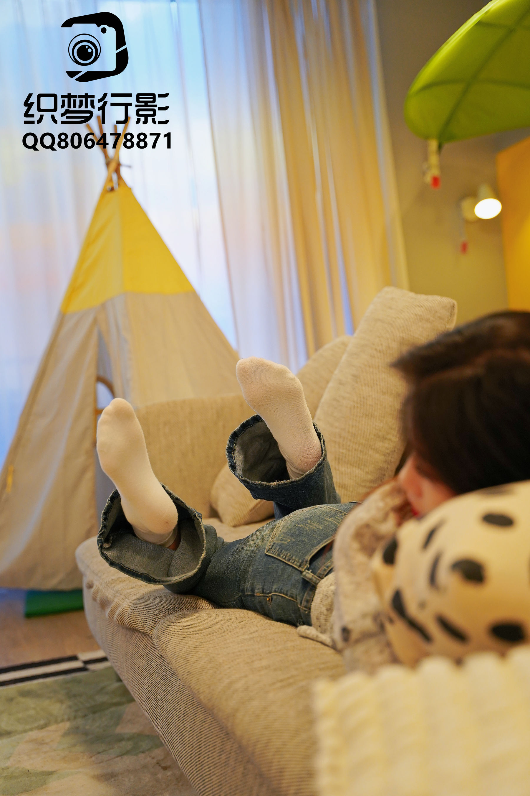 [织梦映像] 人潮拥挤-眼里温馨已通电/(325P)