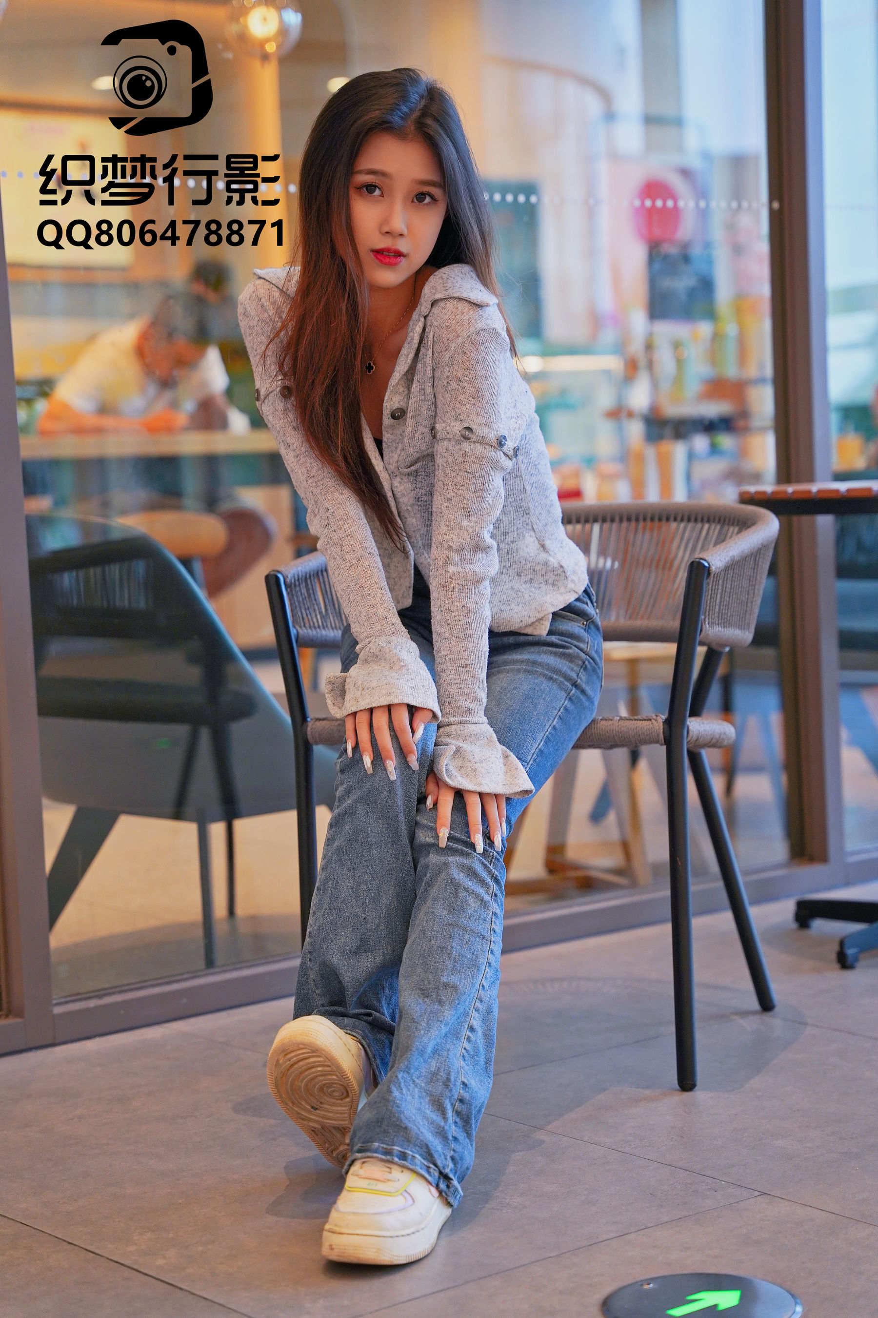 [织梦映像] 人潮拥挤-眼里温馨已通电/(325P)