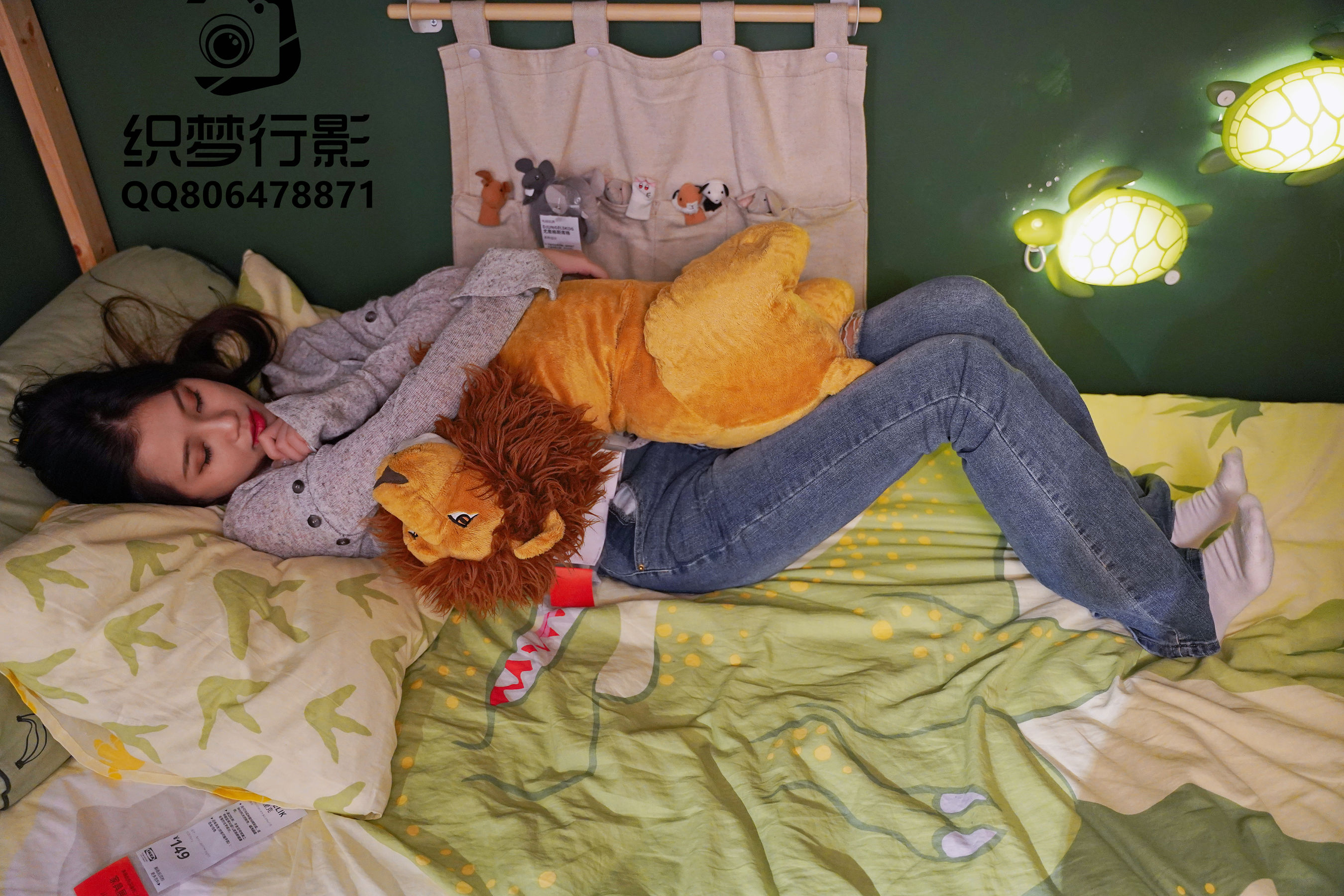 [织梦映像] 人潮拥挤-眼里温馨已通电/(325P)