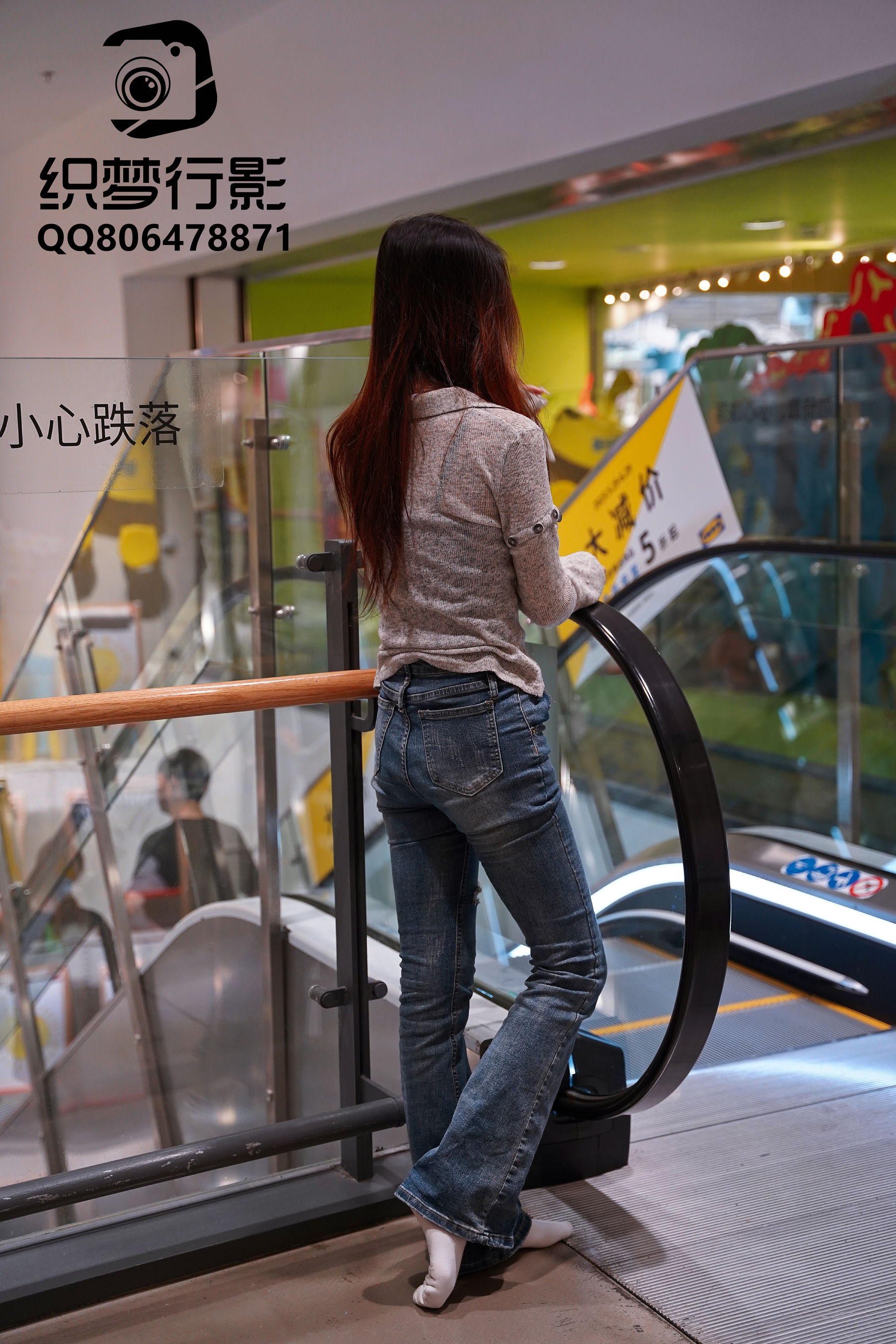 [织梦映像] 人潮拥挤-眼里温馨已通电/(325P)