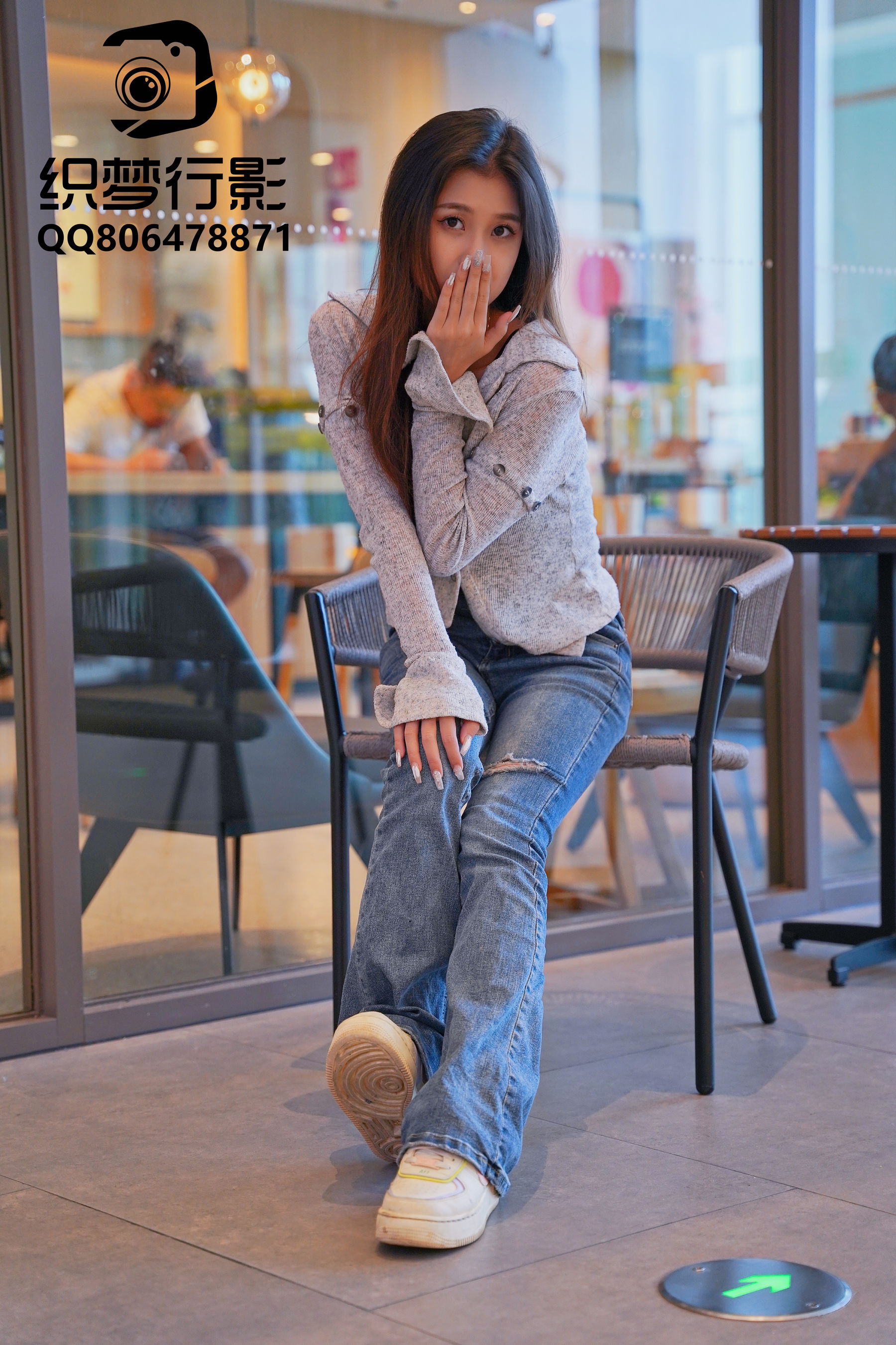 [织梦映像] 人潮拥挤-眼里温馨已通电/(325P)