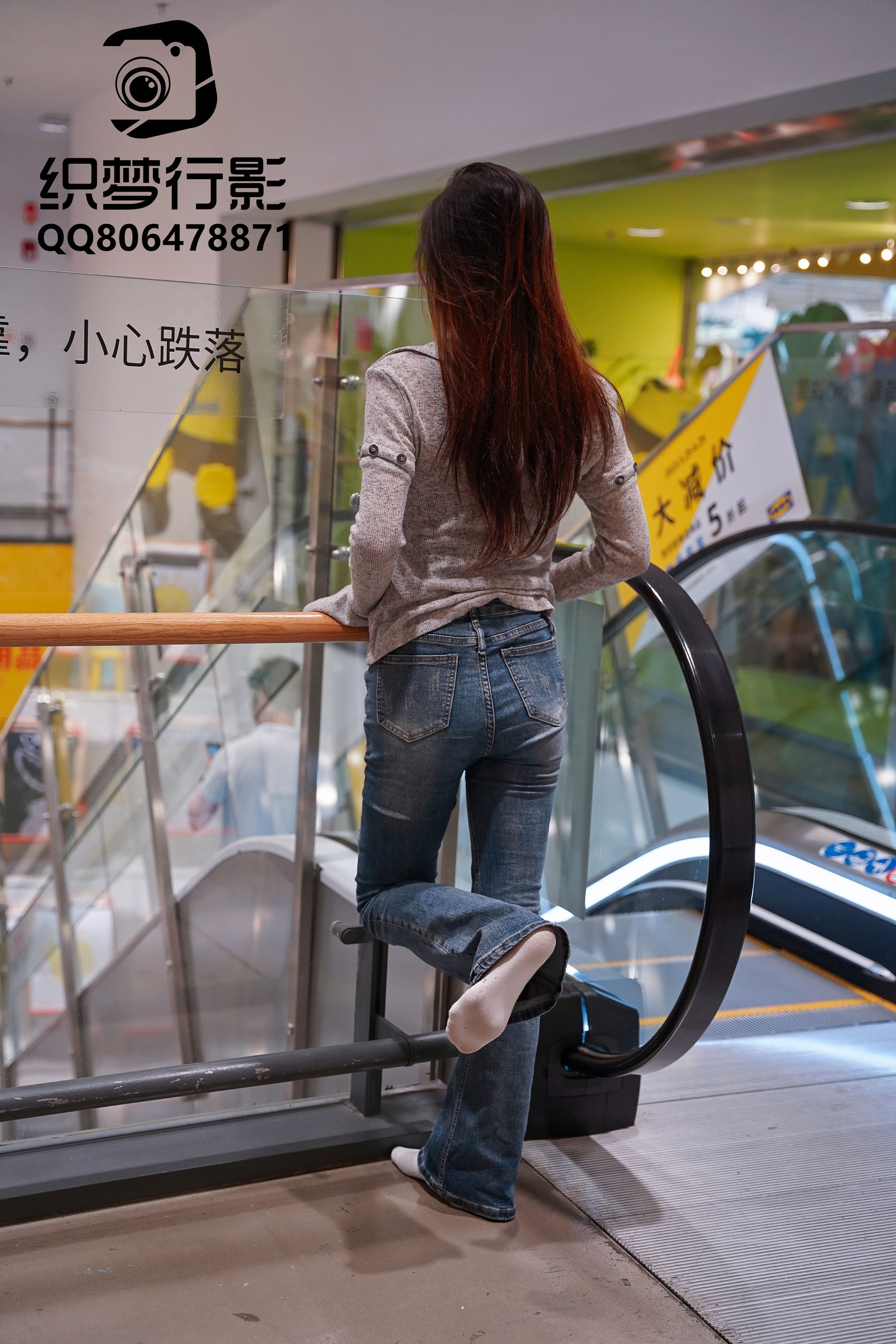 [织梦映像] 人潮拥挤-眼里温馨已通电/(325P)