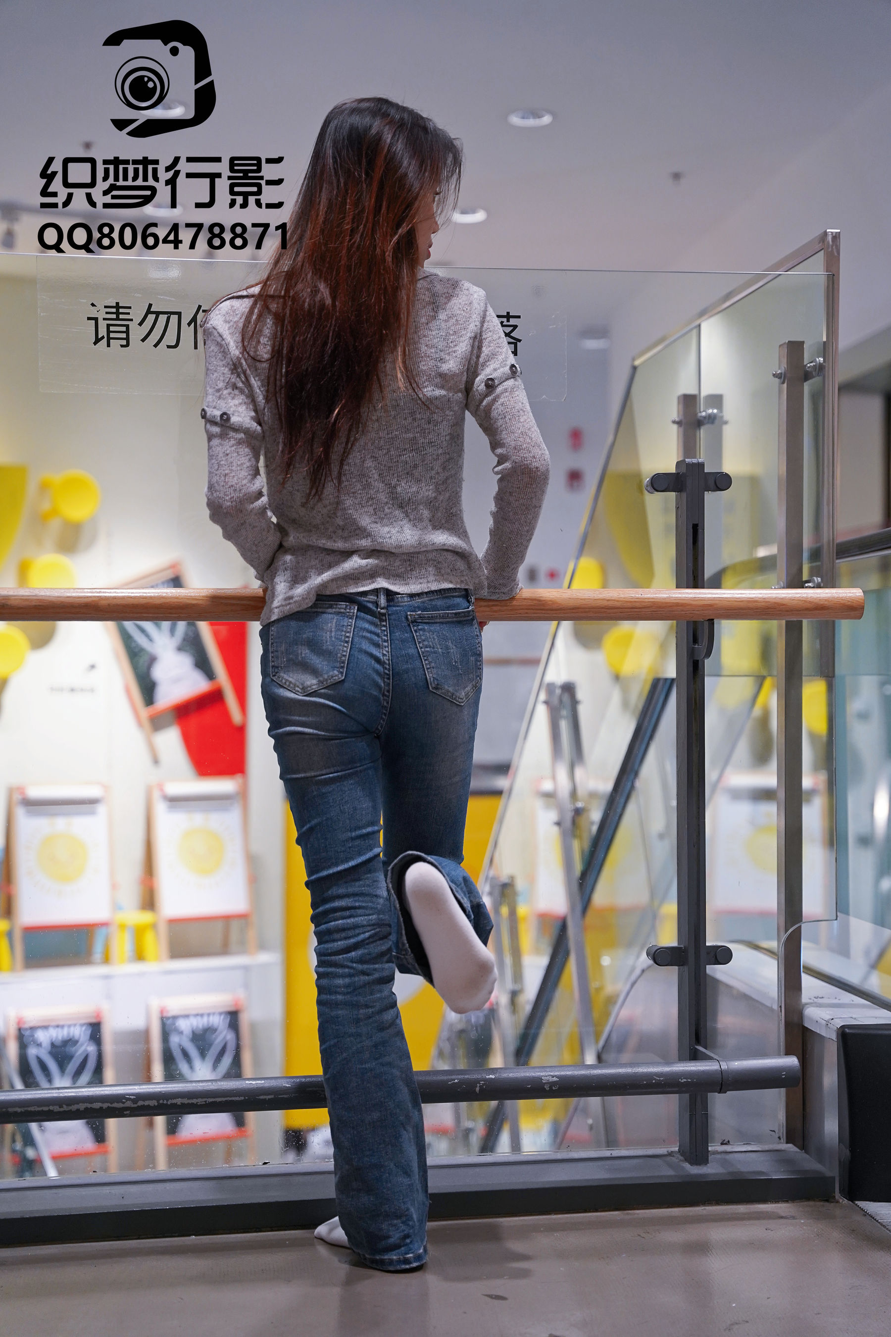 [织梦映像] 人潮拥挤-眼里温馨已通电/(325P)