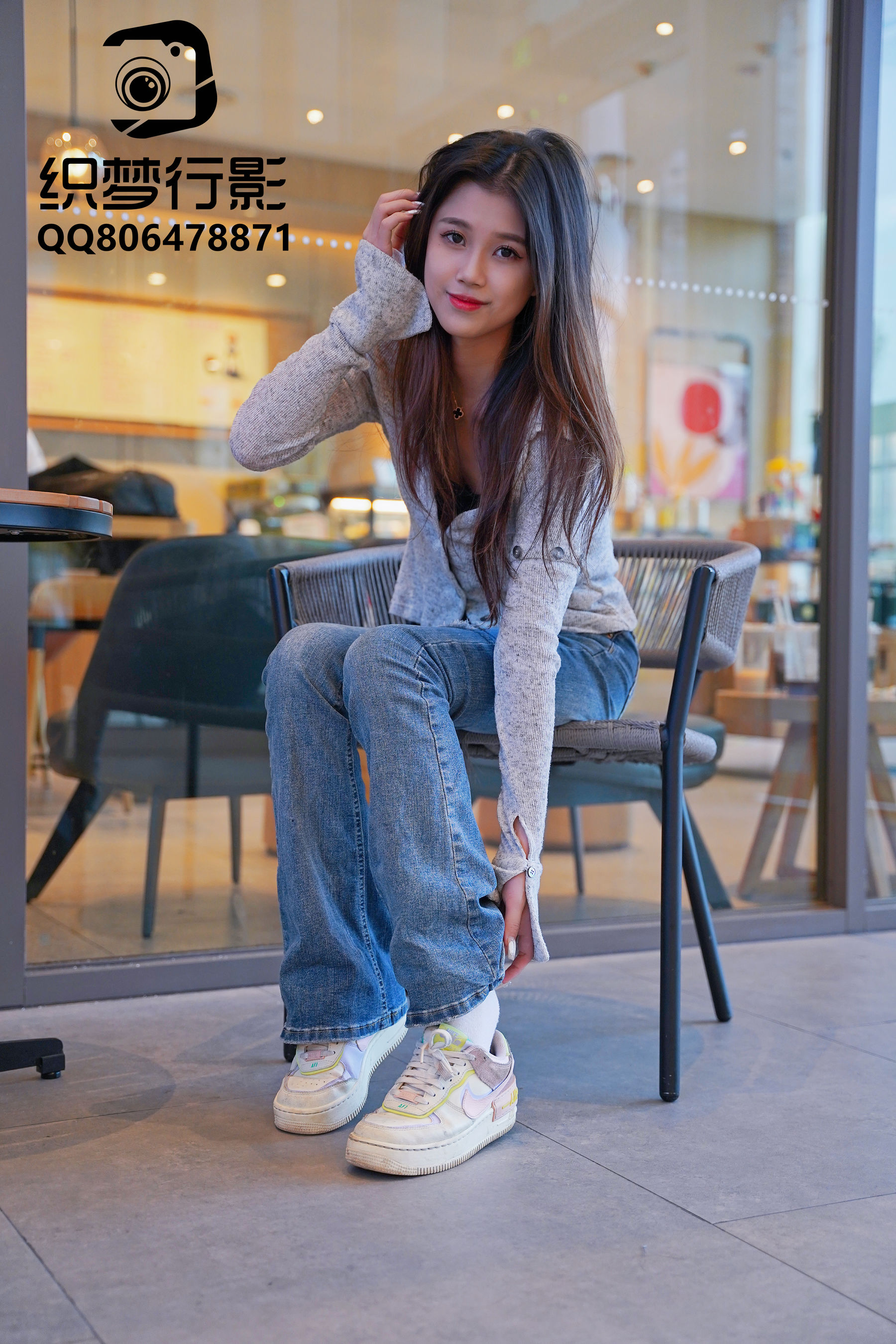 [织梦映像] 人潮拥挤-眼里温馨已通电/(325P)