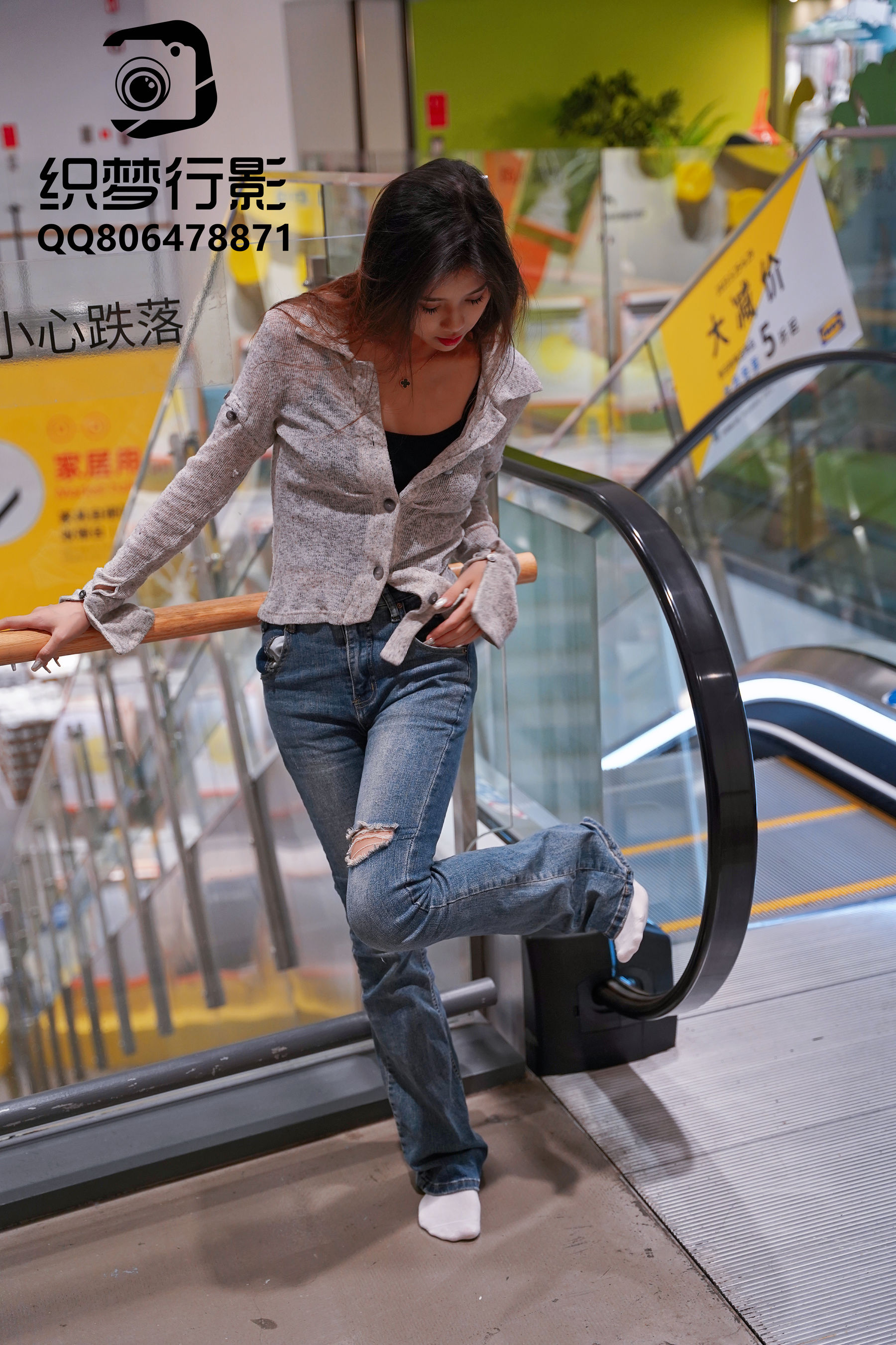 [织梦映像] 人潮拥挤-眼里温馨已通电/(325P)