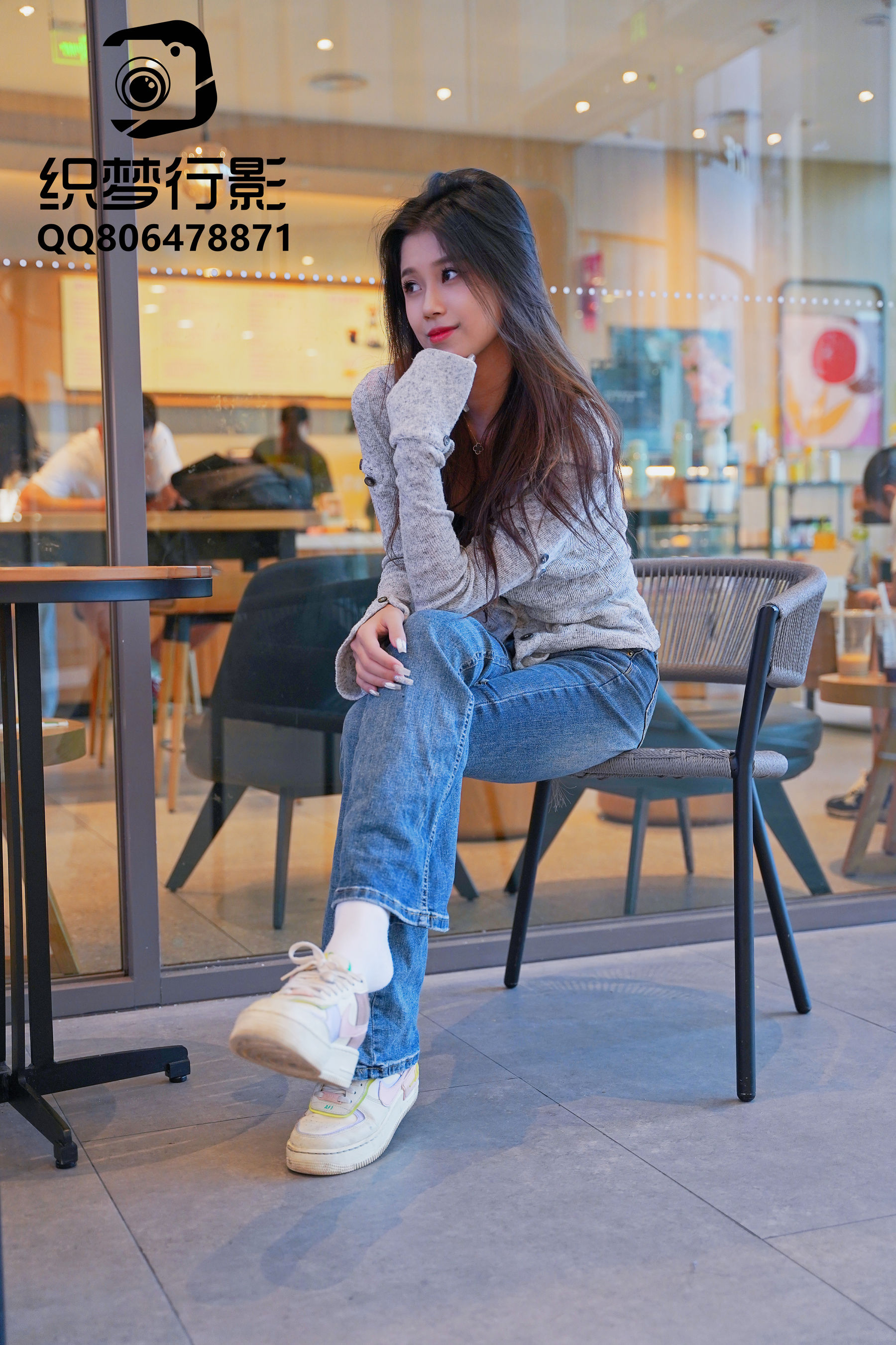 [织梦映像] 人潮拥挤-眼里温馨已通电/(325P)