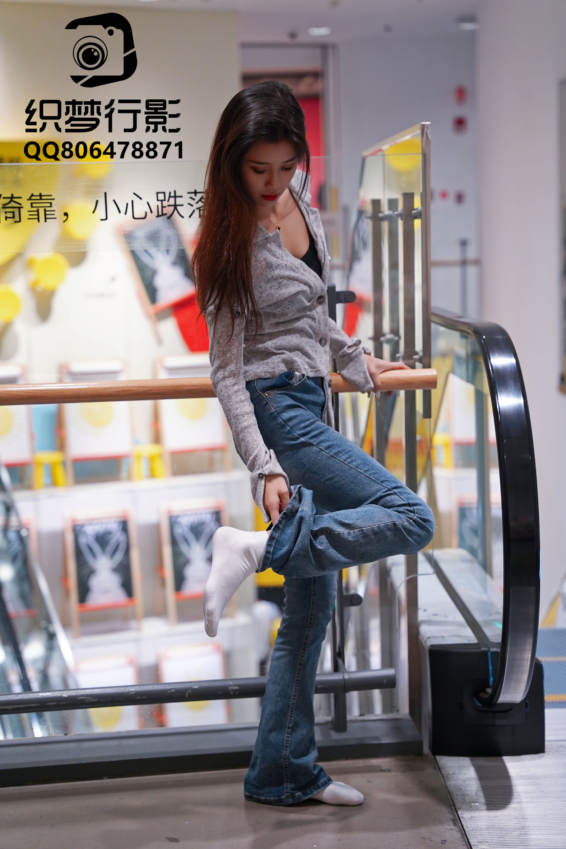 [织梦映像] 人潮拥挤-眼里温馨已通电/(325P)