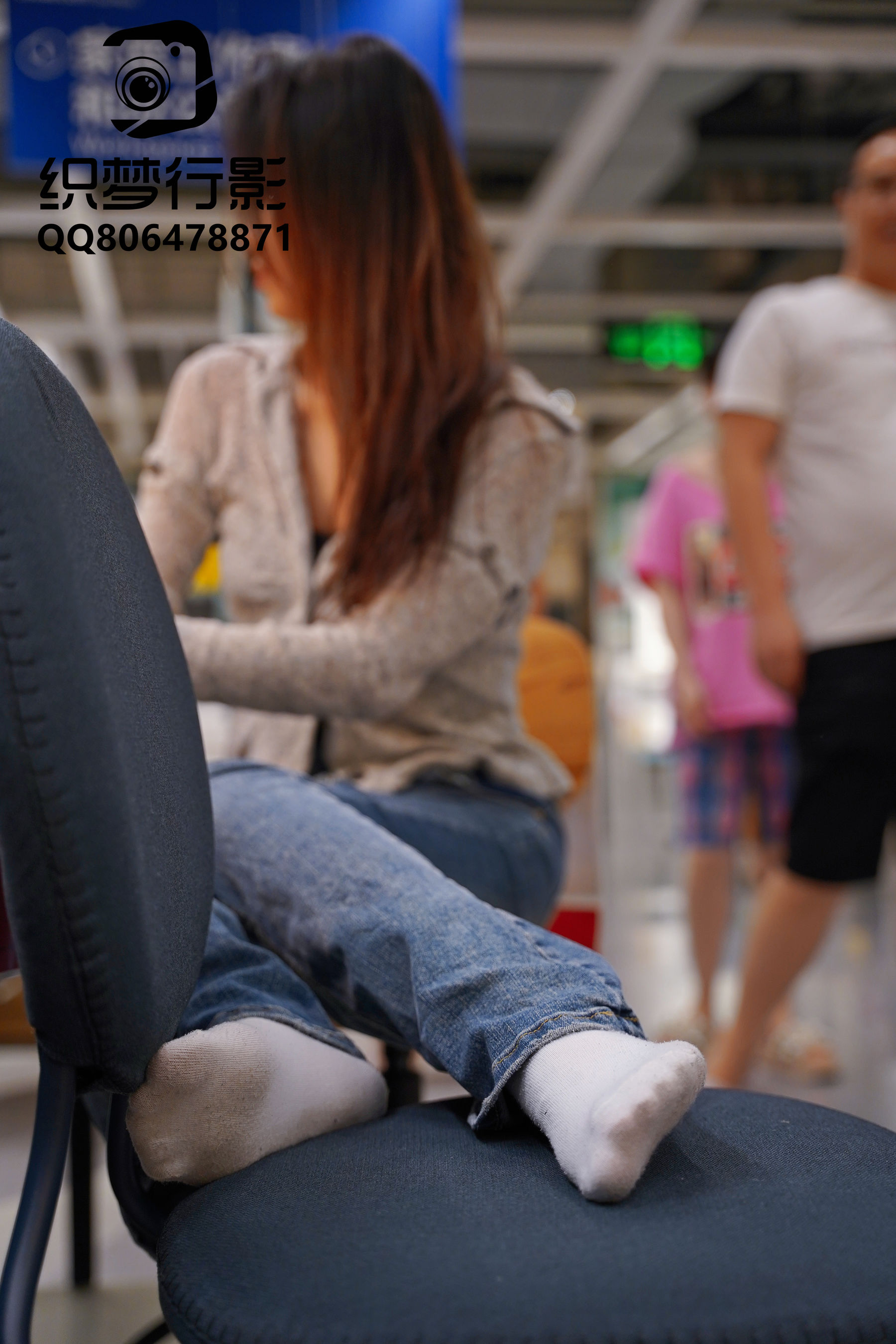 [织梦映像] 人潮拥挤-眼里温馨已通电/(325P)