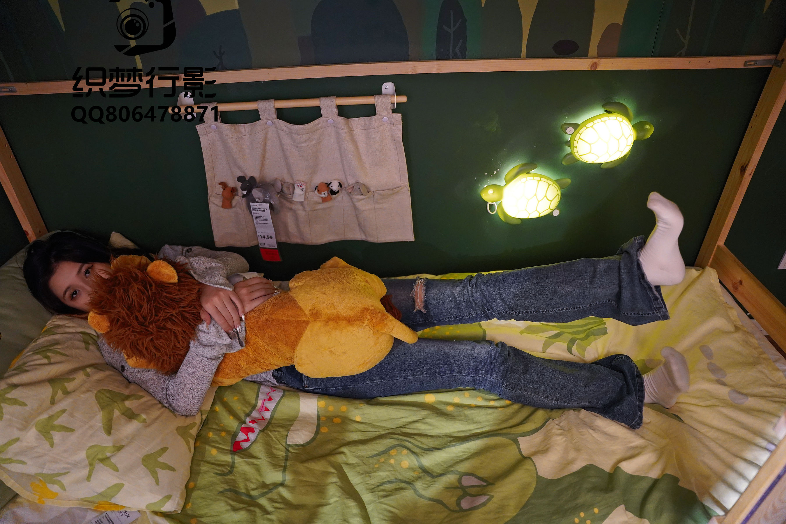 [织梦映像] 人潮拥挤-眼里温馨已通电/(325P)