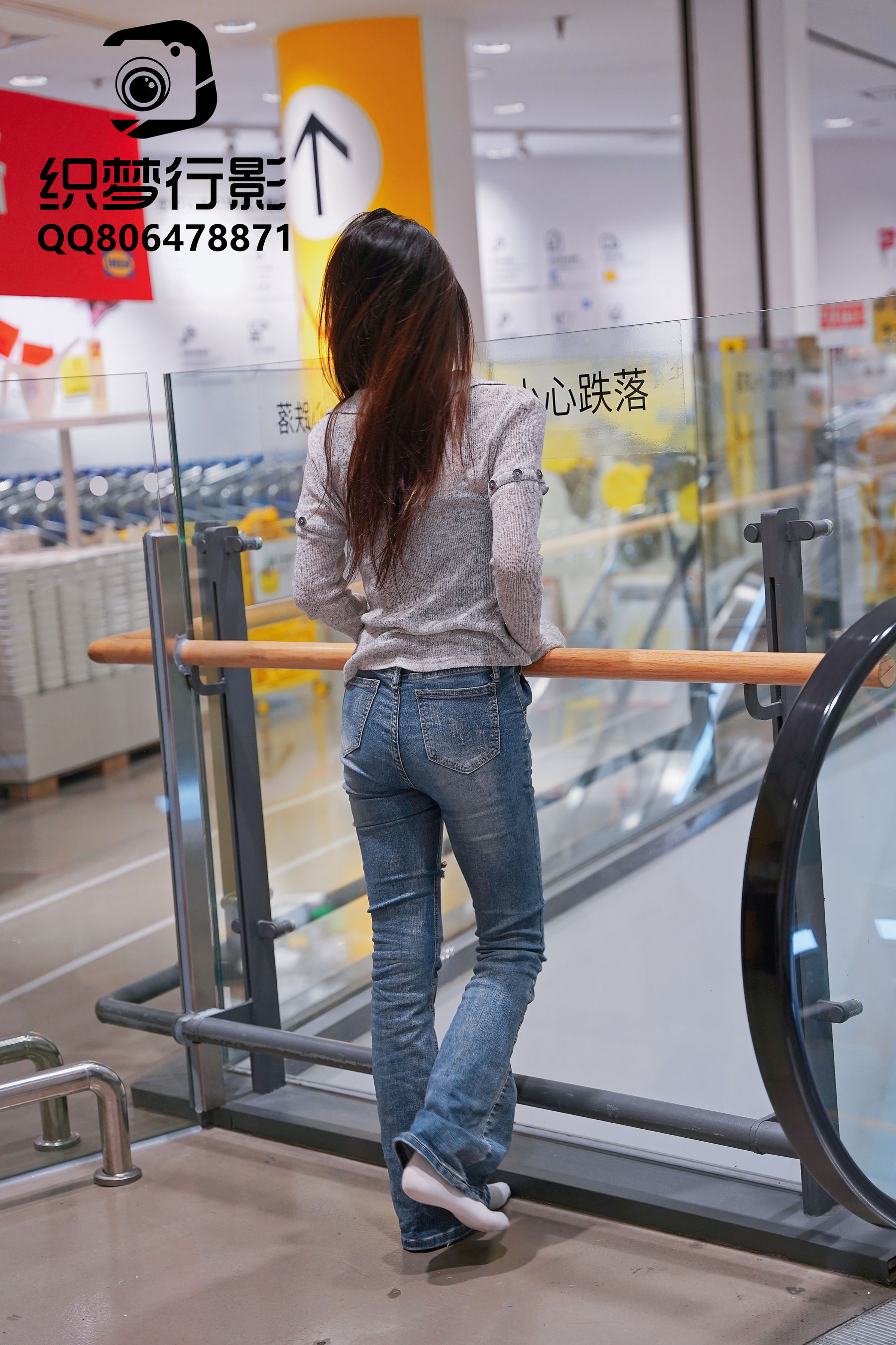 [织梦映像] 人潮拥挤-眼里温馨已通电/(325P)