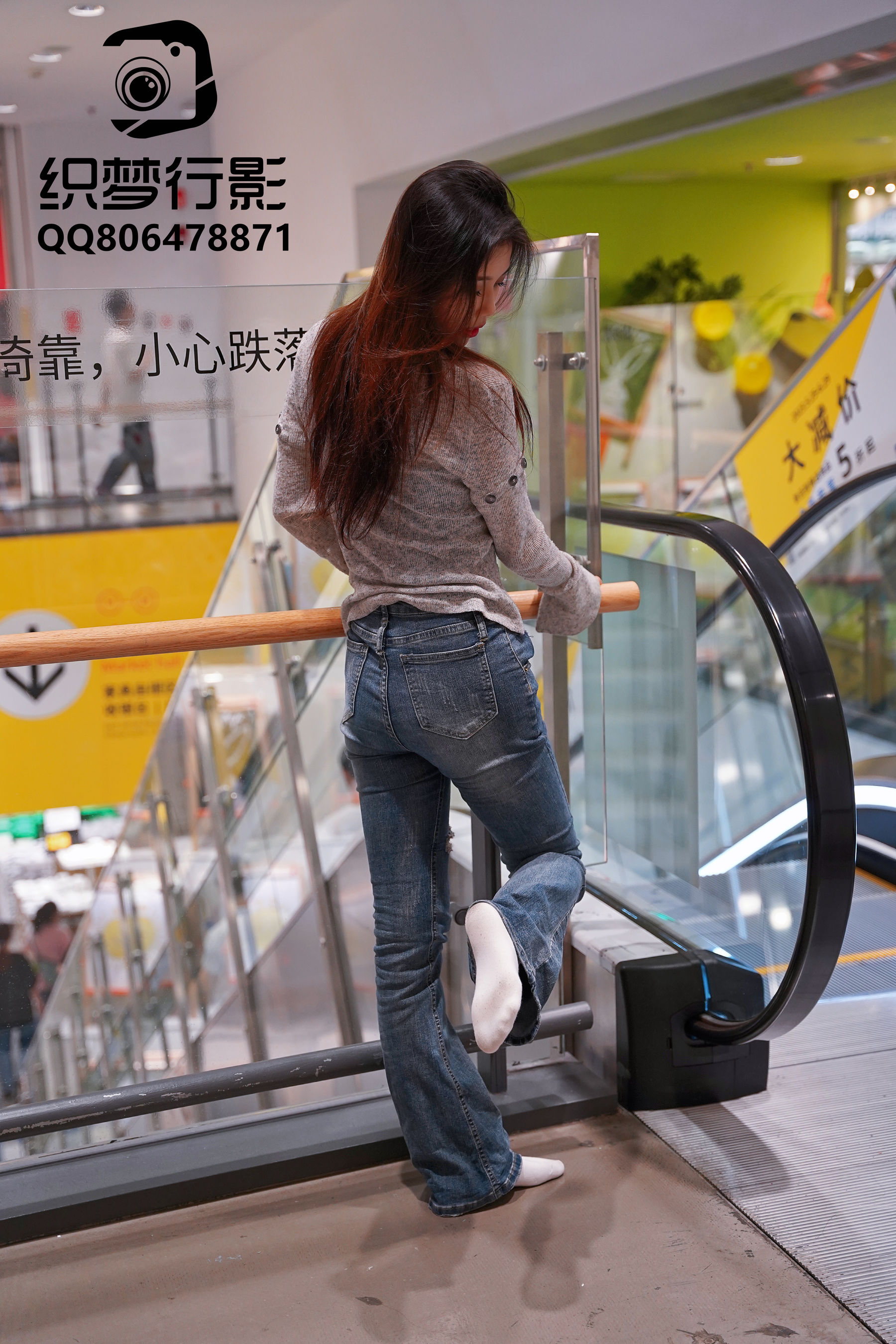 [织梦映像] 人潮拥挤-眼里温馨已通电/(325P)