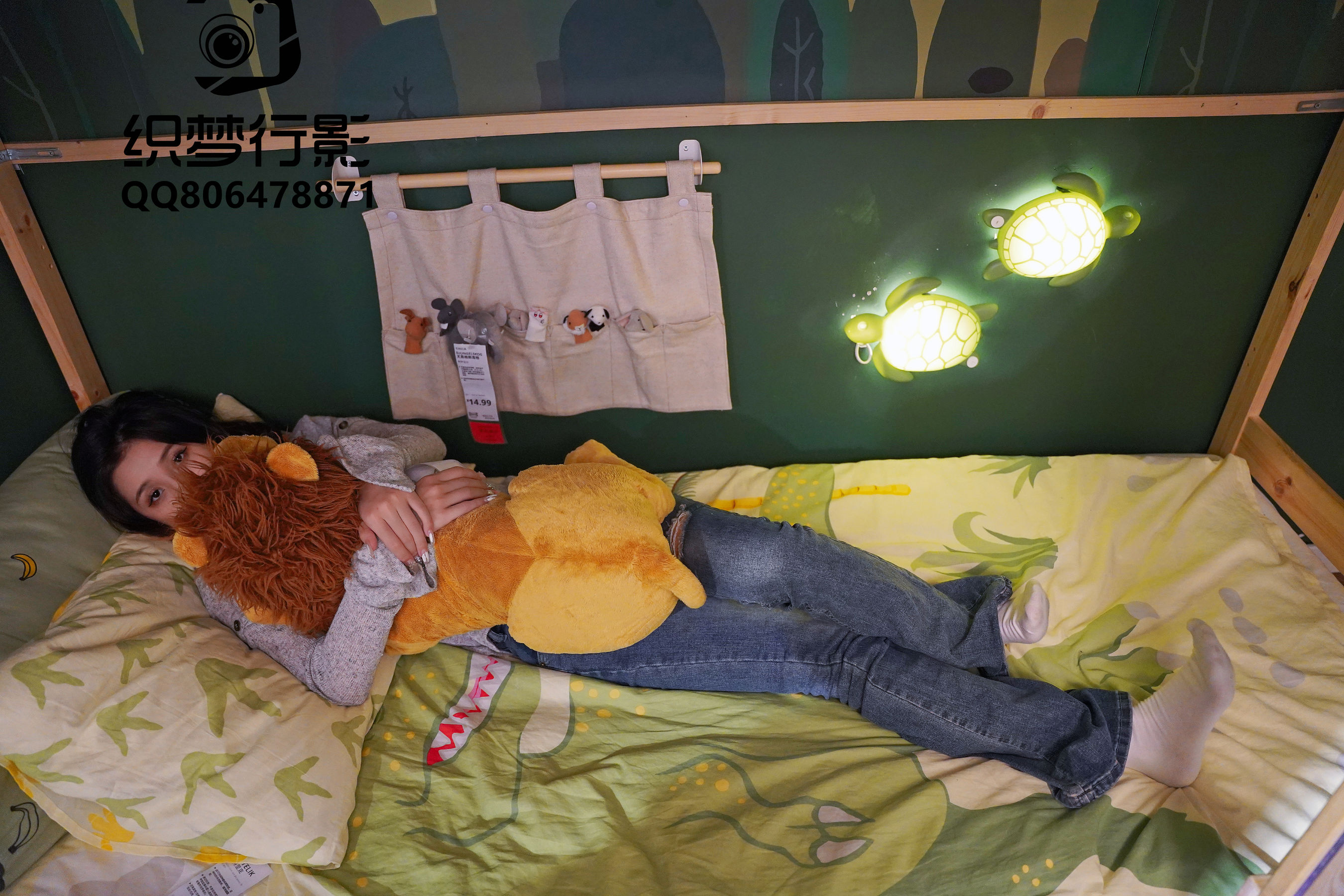 [织梦映像] 人潮拥挤-眼里温馨已通电/(325P)