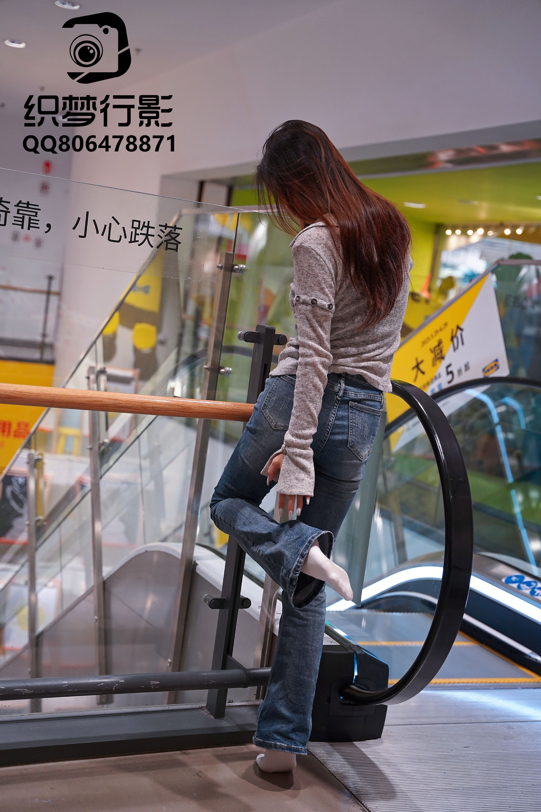 [织梦映像] 人潮拥挤-眼里温馨已通电/(325P)