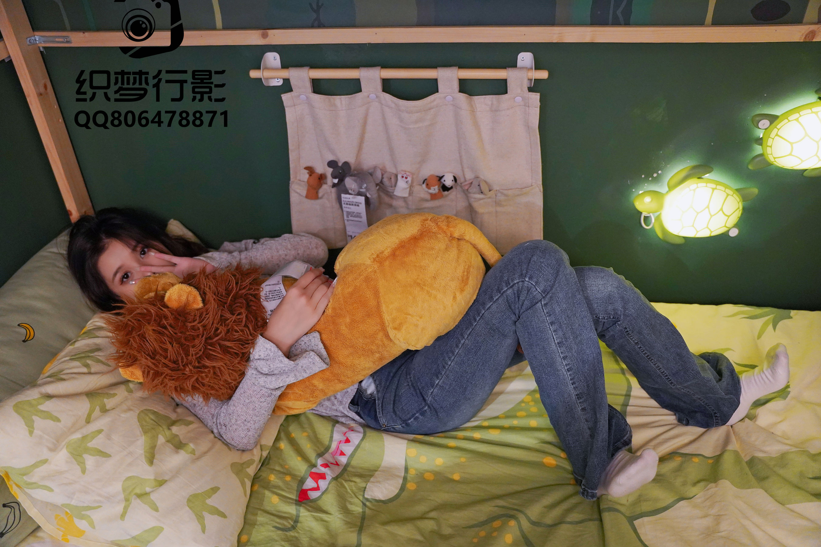 [织梦映像] 人潮拥挤-眼里温馨已通电/(325P)