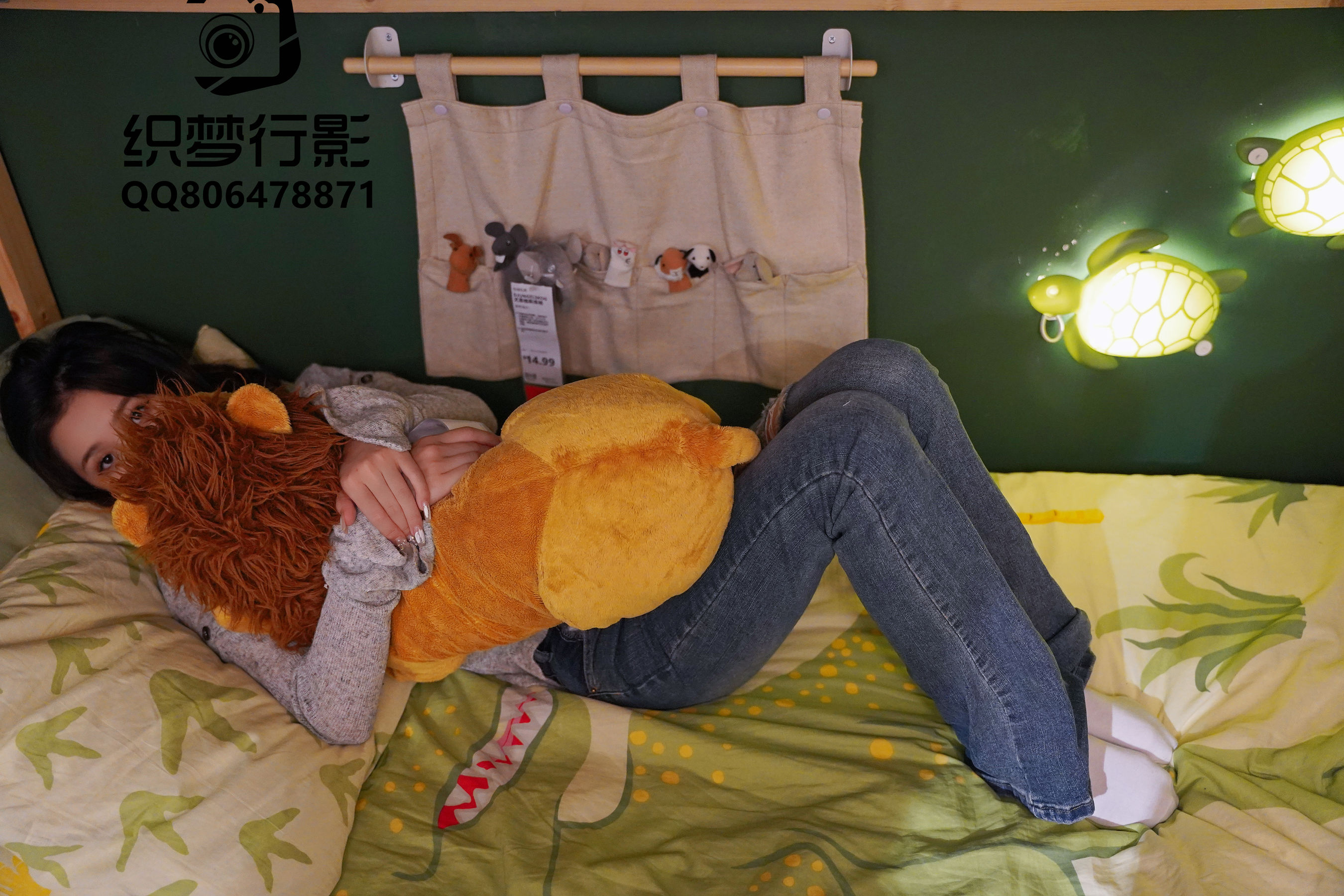 [织梦映像] 人潮拥挤-眼里温馨已通电/(325P)