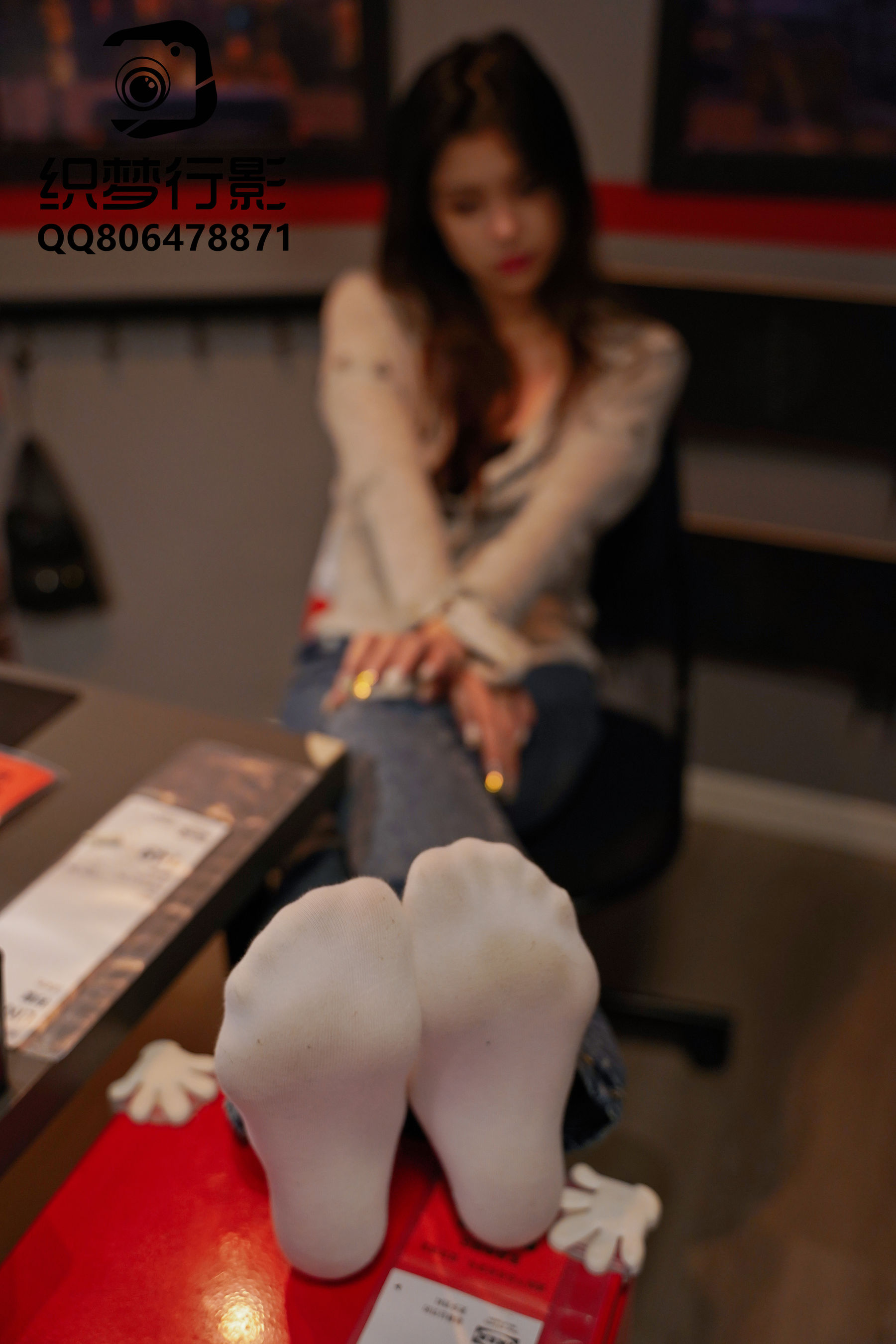 [织梦映像] 人潮拥挤-眼里温馨已通电/(325P)