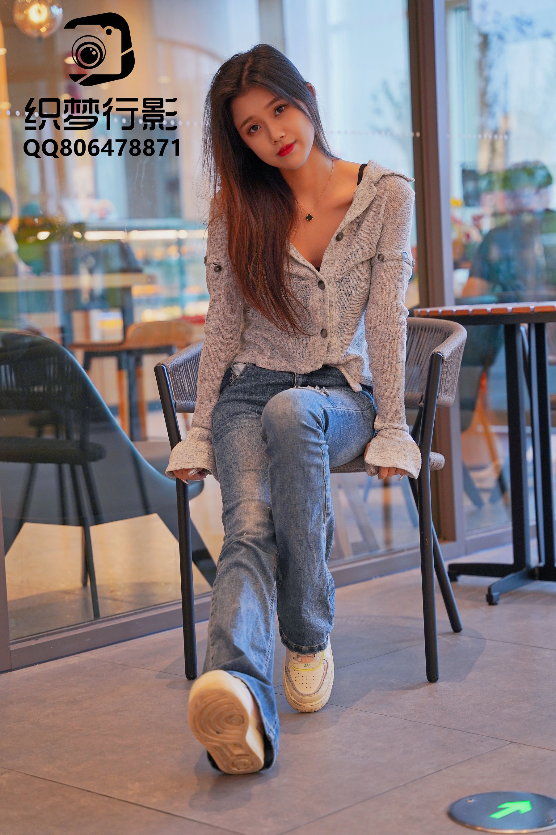 [织梦映像] 人潮拥挤-眼里温馨已通电/(325P)