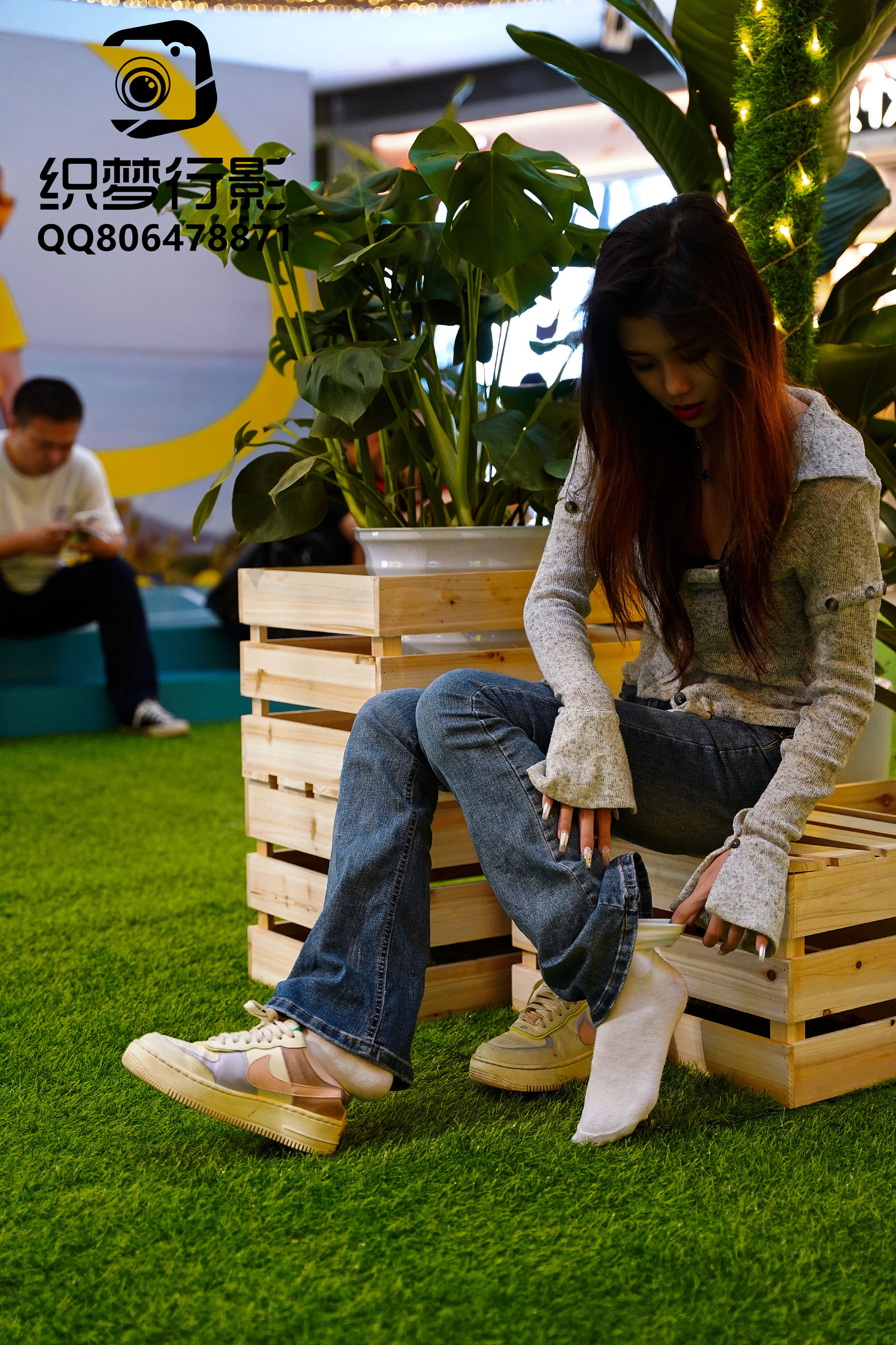 [织梦映像] 人潮拥挤-眼里温馨已通电/(325P)