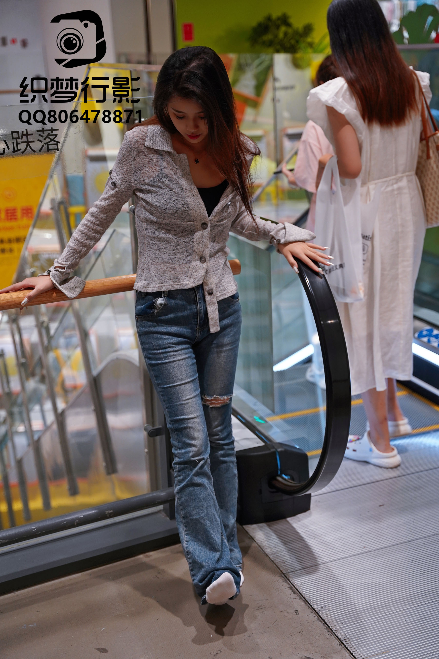 [织梦映像] 人潮拥挤-眼里温馨已通电/(325P)