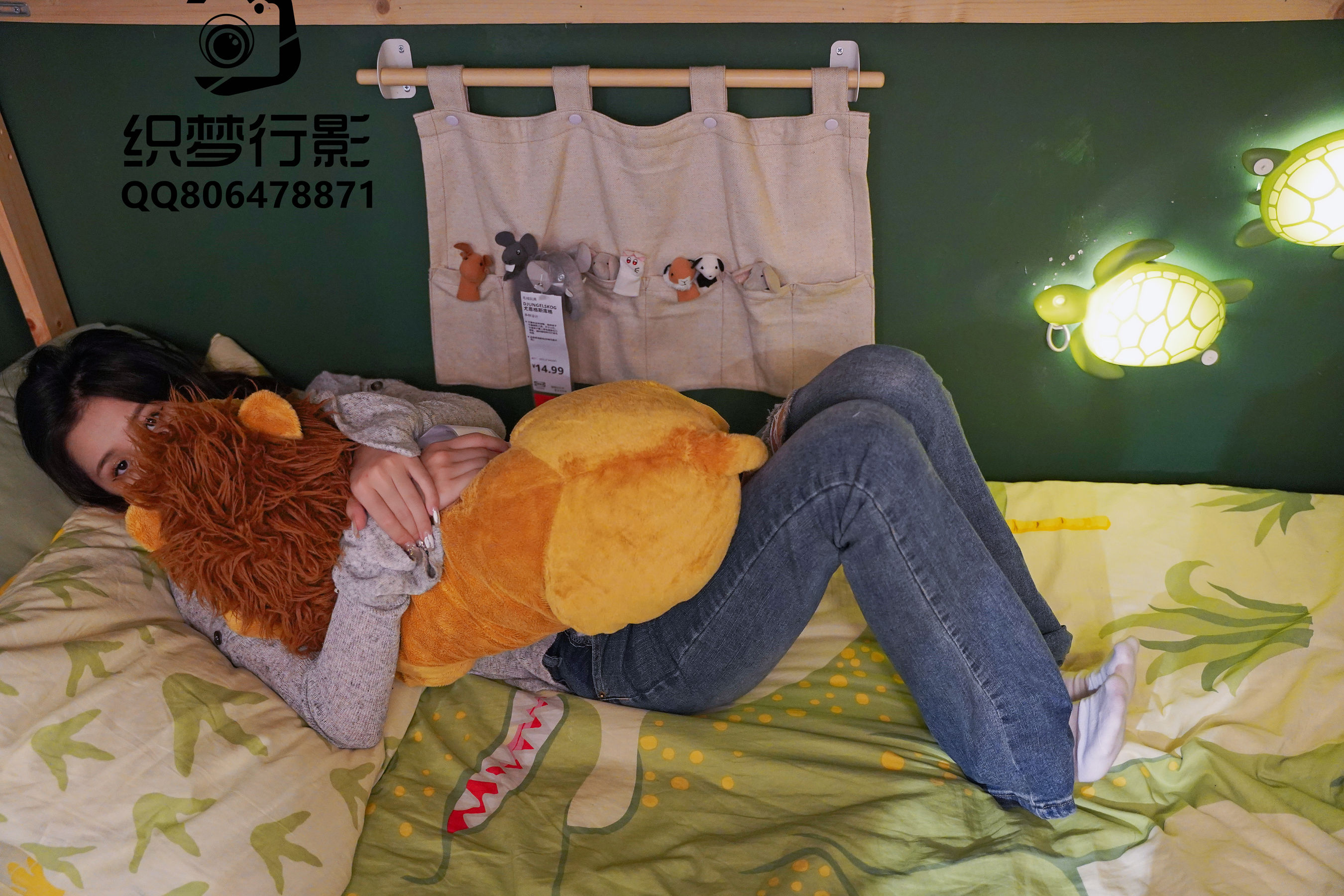 [织梦映像] 人潮拥挤-眼里温馨已通电/(325P)