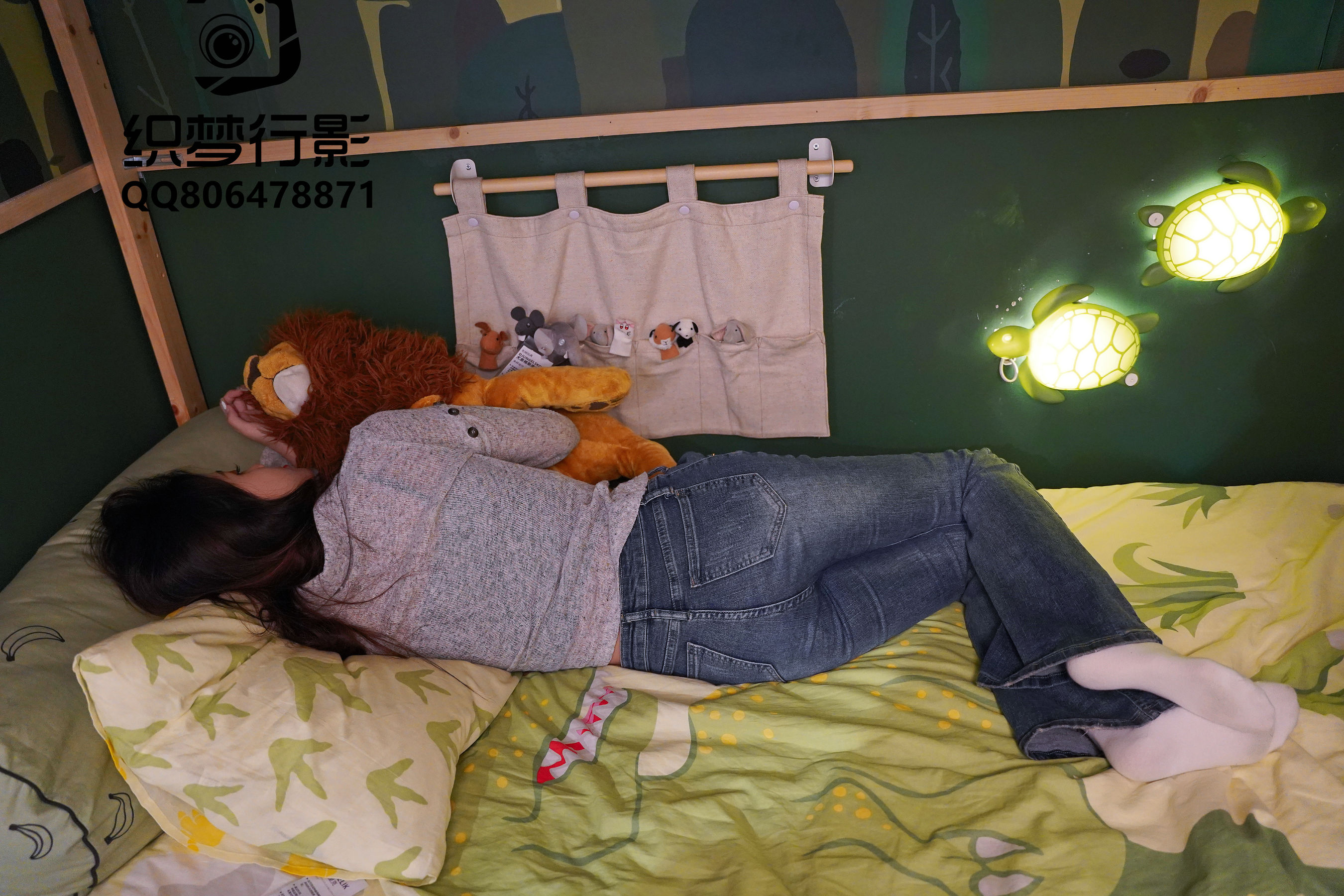 [织梦映像] 人潮拥挤-眼里温馨已通电/(325P)