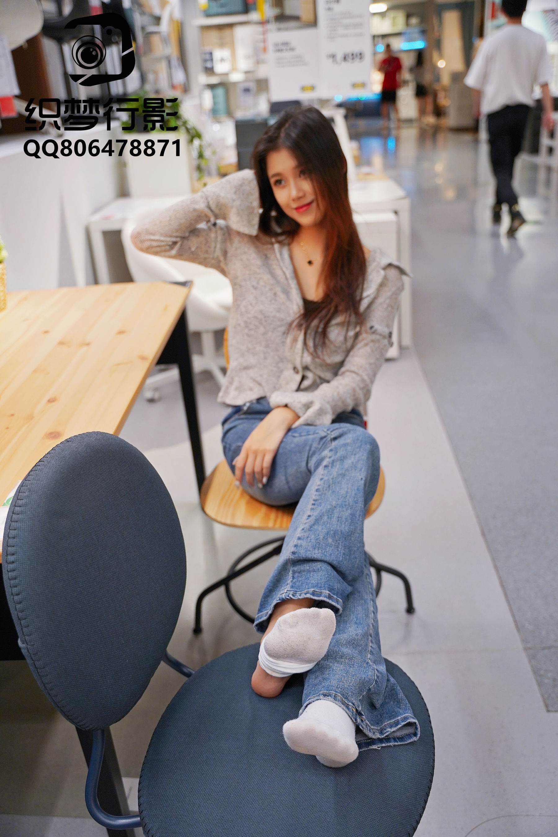 [织梦映像] 人潮拥挤-眼里温馨已通电/(325P)