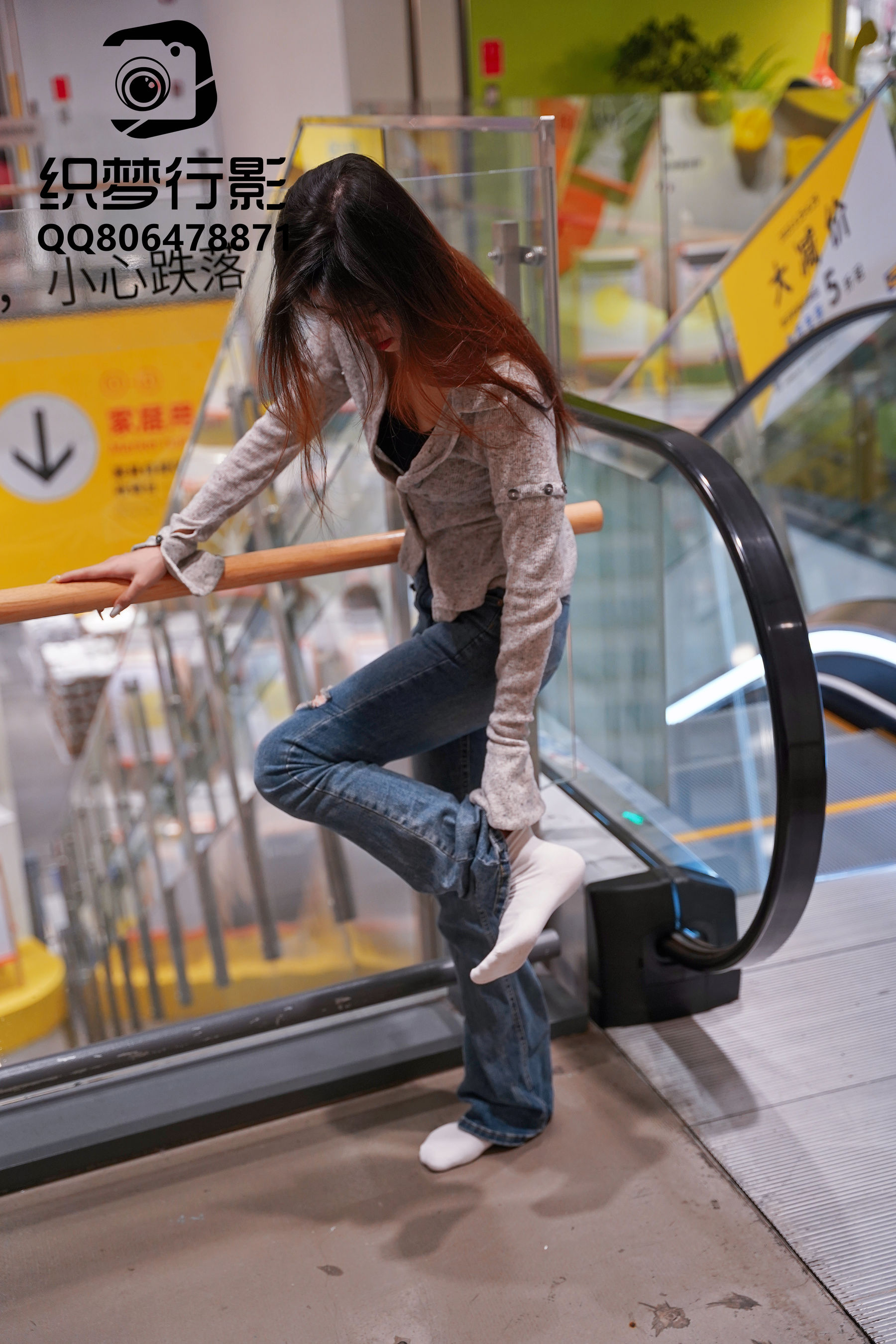 [织梦映像] 人潮拥挤-眼里温馨已通电/(325P)